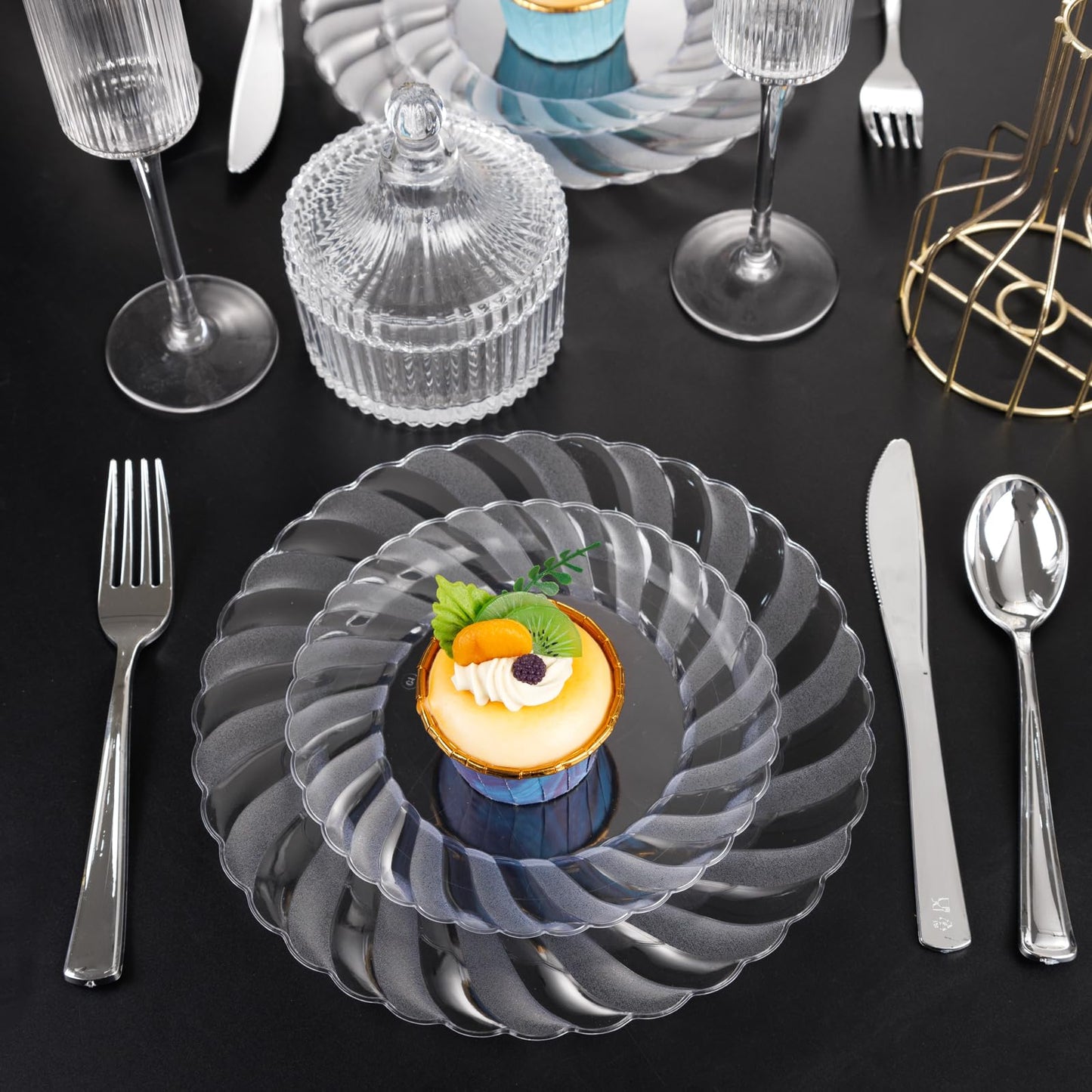 U-QE 100 Pieces Clear Plastic Plates-6 Inch Plastic Dessert Plates Disposable - Washable & Reusable - Premium Hard Clear Plates Fancy Disposable Heavy Duty Plastic Plates for Party,Weddings and Events