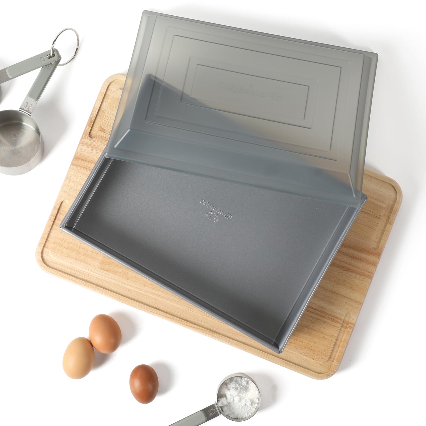 Calphalon Titan Bake Pan with Lid, 13 x 9 Inch Cake Pan, Baking Cake Pan, Nonstick 2-Pack Bakeware Set, Carbon Steel PFOA-Free for Even Heating, Commercial Quality Baking
