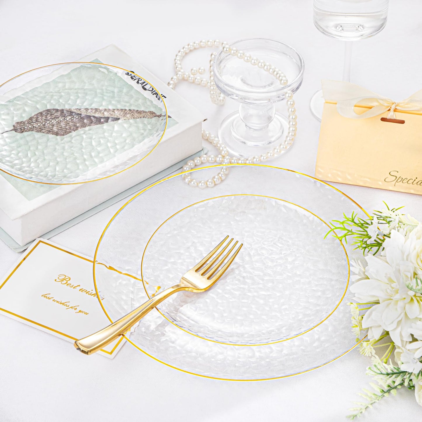 Rubtlamp 100 Pcs Gold Plastic Plates, 10 inch Clear Gold Dinner Plates, Hammer Pattern Design, Fancy Disposable Plate, Heavy Duty Party Plate Ideal for Party