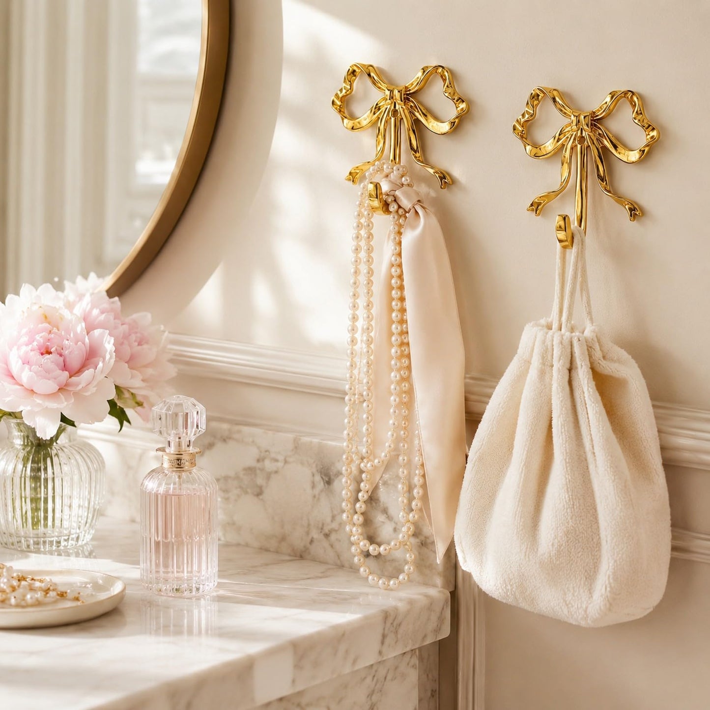LOGOFUN 2pcs Gold Bow Wall Hooks Brass Bow Hooks for Hanging Coat Hat Towel Key Decorative Brass Bowknot Wall Mount Hooks for Bathroom Bedroom Living Room Large (3.62X3.54X0.79in / 9.20X9.00X2.00cm)