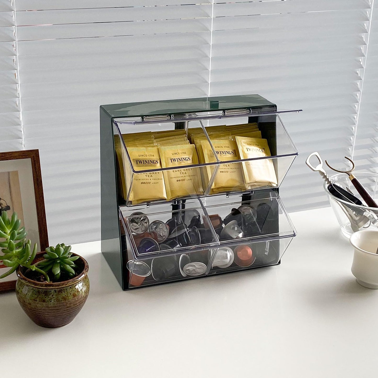 NINEWEEN Large Coffee and Tea Organizer with Lid, Plastic Creamer Holder for Coffee Bar, Coffee Accessories Storage Box for K Cups, Coffee Pod, Sugar Bags, Drinking Straw (White)
