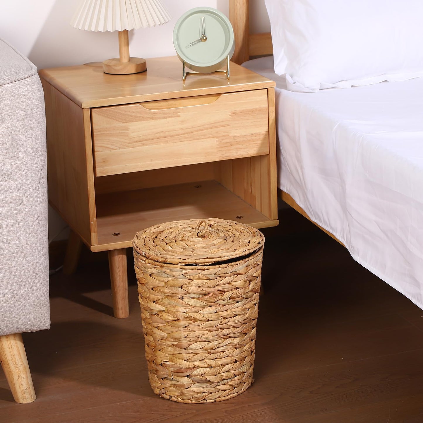 Ovveroche 2 Pcs Wicker Trash Can with Lid and Liner, 2.7 Gallon and 1.88 Gallon Wastebasket Garbage Can Boho Storage Basket for Bathroom Bedroom Home Office Kitchen
