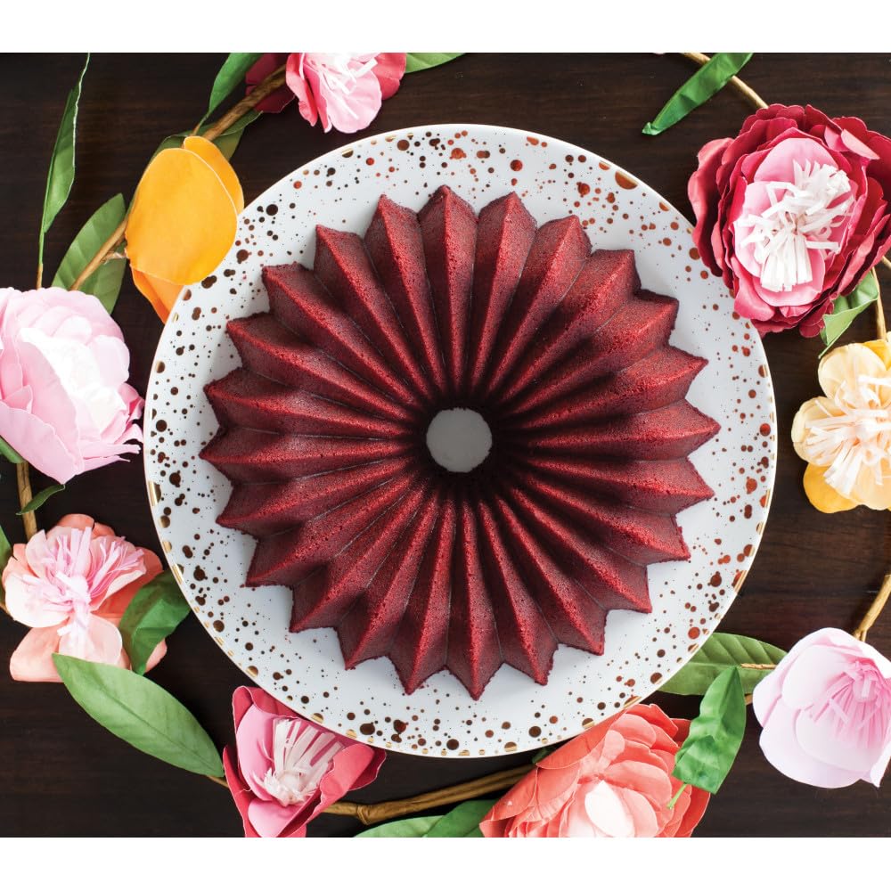 Nordic Ware Brilliance Bundt, 10 Cup, Gold