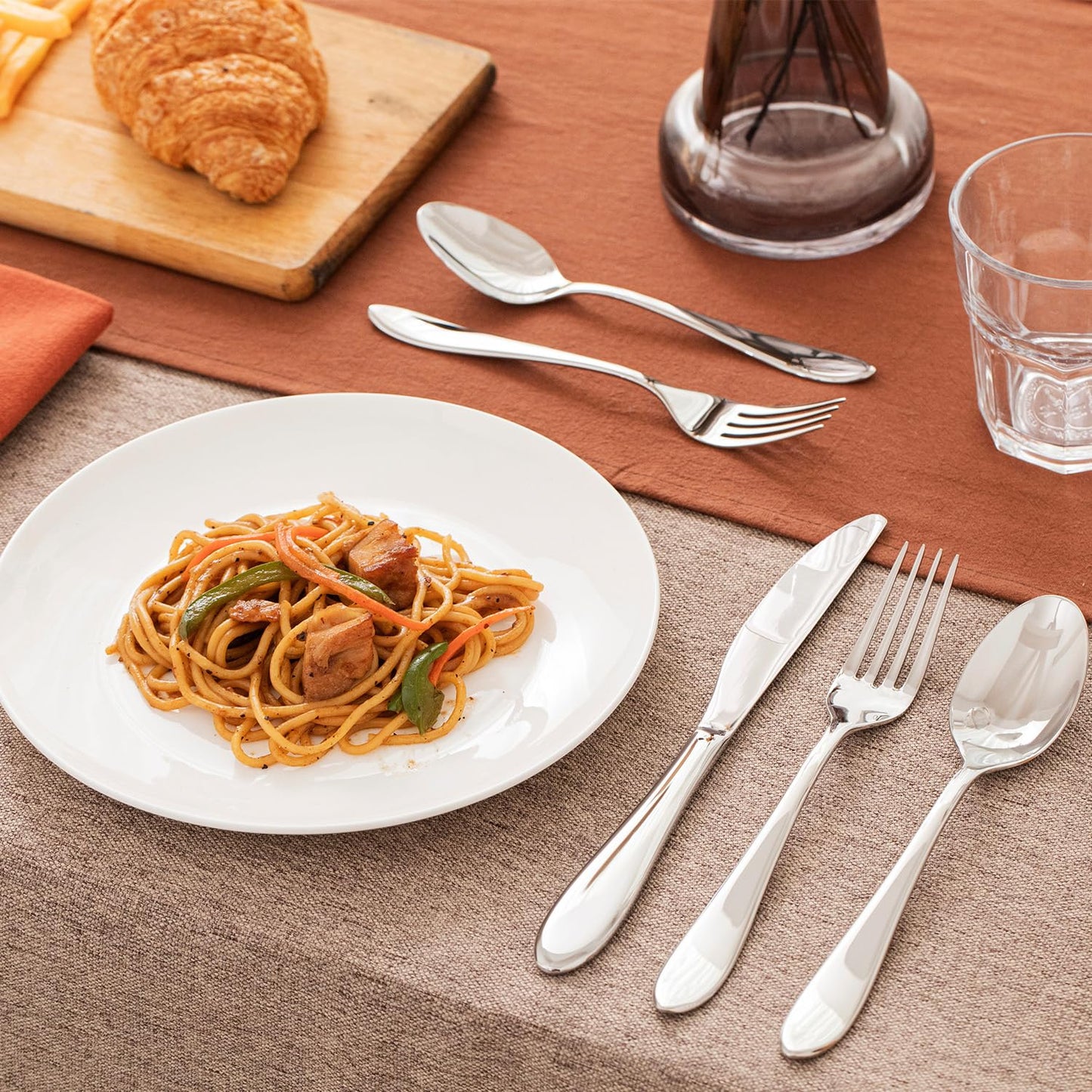 KINGSTONE 40-Piece Silverware Set for 8,18/10 Premium Stainless Steel Flatware Set, for Home, Restaurant, Wedding and Party Use, Mirror-Polished Cutlery Set, Dishwasher Safe