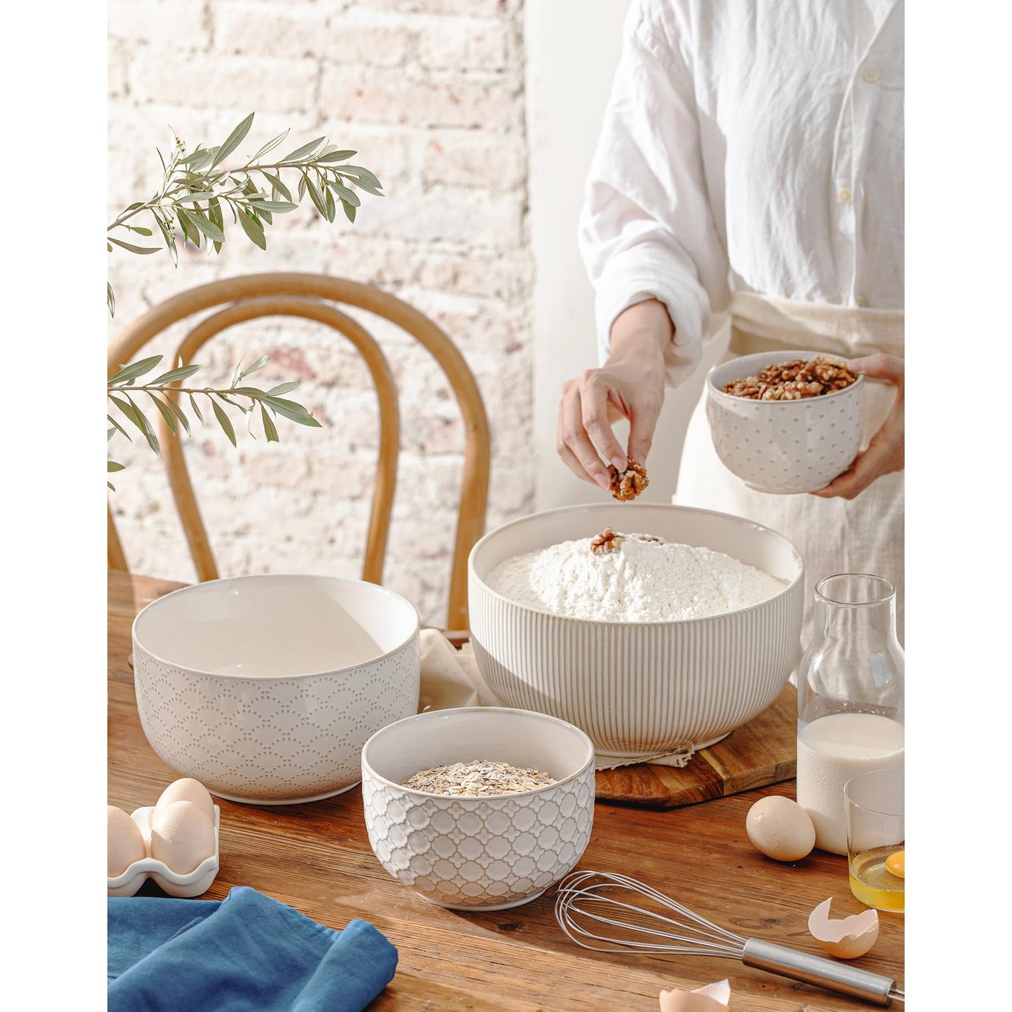Mikiegy Ceramic Mixing Bowls Set of 4, Nesting Ceramic Embossment Stoneware Mixing Bowls for Cooking, Serving, Popcorn, Salad etc, Microwave & Dishwasher Safe, 20/44/98/145 oz, Off-White