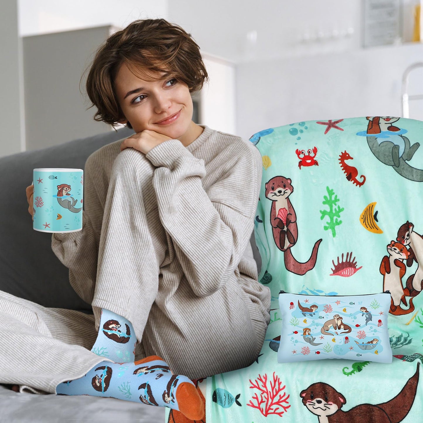Potchen 8 Pcs Otters Gifts Set Including Blanket Socks Coffee Mug Tote Bag Cosmetic Bag Sticky Notes Set Plush Keychain Bracelet Graduation Birthday Gifts for Otter Sea Animal Lovers Men Women