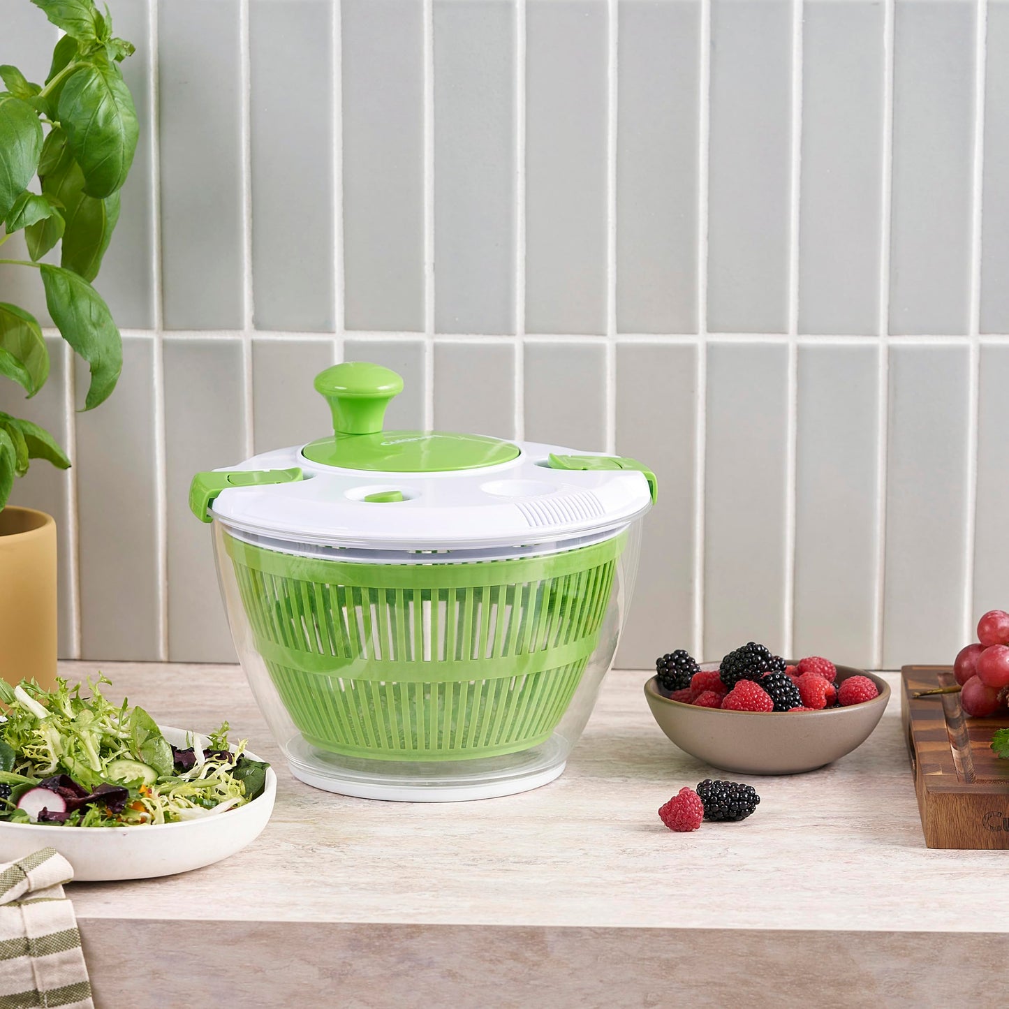 Cuisinart Large Spin Stop Salad Spinner- Wash, Spin & Dry Salad Greens, Fruits & Vegetables, 5qt, CTG-00-SAS1