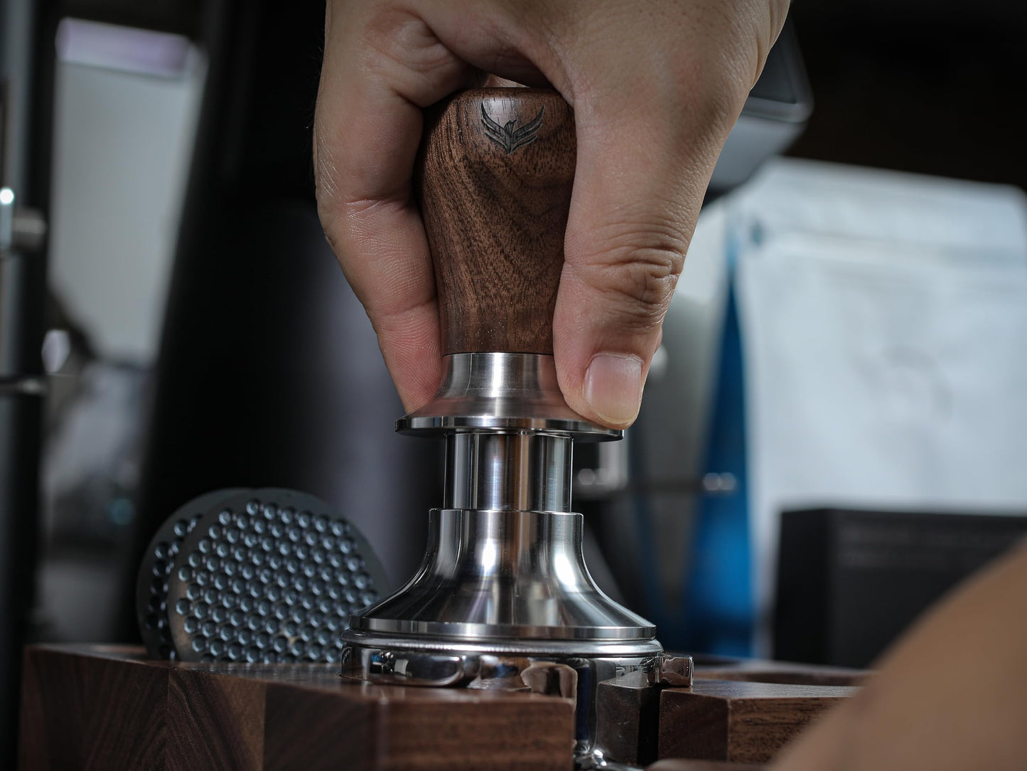 KNODOS 54mm Espresso Tamper For Breville Machines Calibrated Tamper Tool Espresso Walnut, Self Leveling and 30lb Spring Loaded Design Coffee Tamper With Stainless Steel 53.35mm Ripple Base