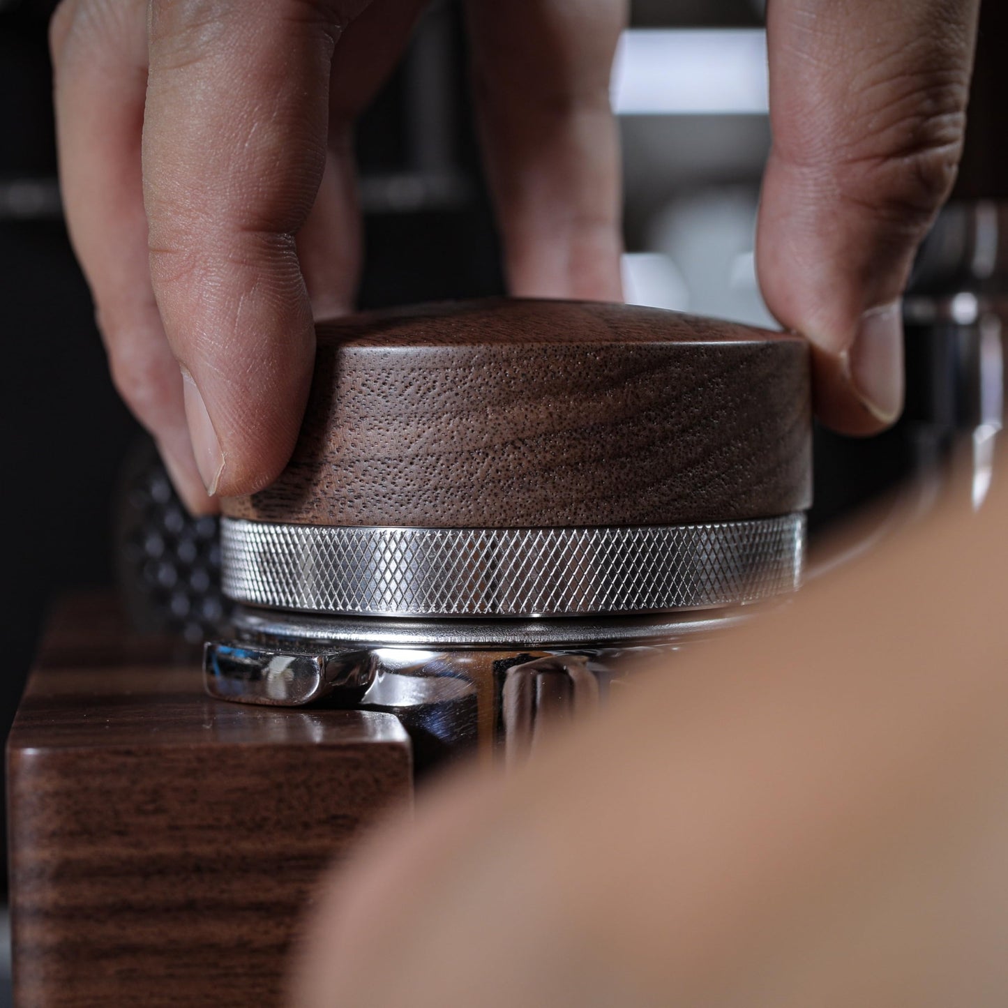 KNODOS 54mm Espresso Distribution Tool Walnut Coffee Distributor Adjustable Depth Stainless Steel Espresso Leveler Compatible with Breville Espresso Machines