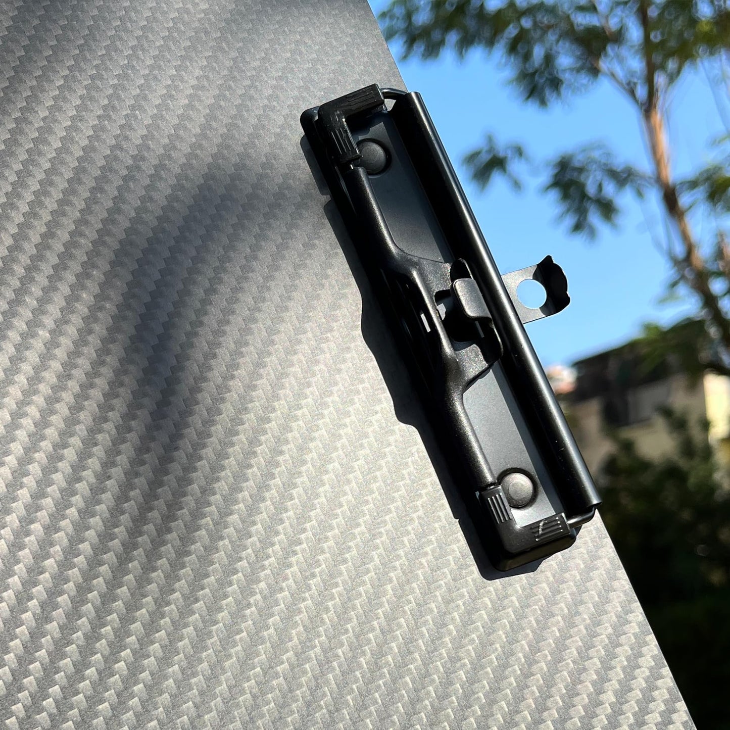 YOOOYOOO 9.4 * 12.6 * 0.06inch Carbon Fiber clipboard,Ultra Hard&Weight Light&Portable,Strong Black Low Profile Clip with Hook&Pen Holder,Letter/A4 Size Writing Board,Classic 3k Twill