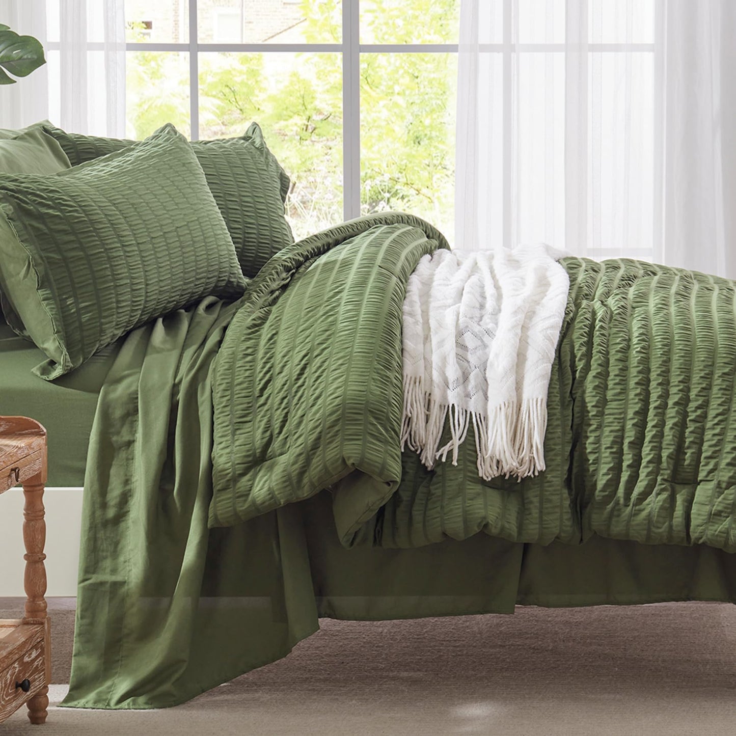 Zzlpp King Size Comforter Set 7 Pieces, Olive Green Seersucker Bed in a Bag with Sheets, All Season Bedding Sets with 1 Comforter, 2 Pillow Shams, 2 Pillowcases, 1 Flat Sheet, 1 Fitted Sheet