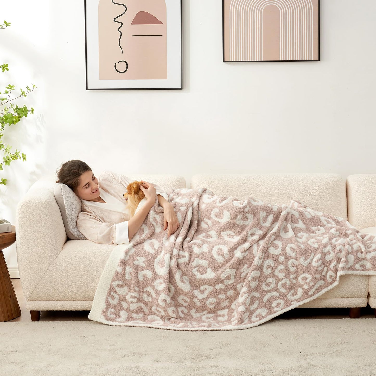 Snuggle Sac Leopard Throw Blanket for Couch Bed Sofa 50x70 inches, Reversible Beige Leopard Oversized Throw XL Ultra Soft Cozy Blankets for Women Mothers Birthday Gifts