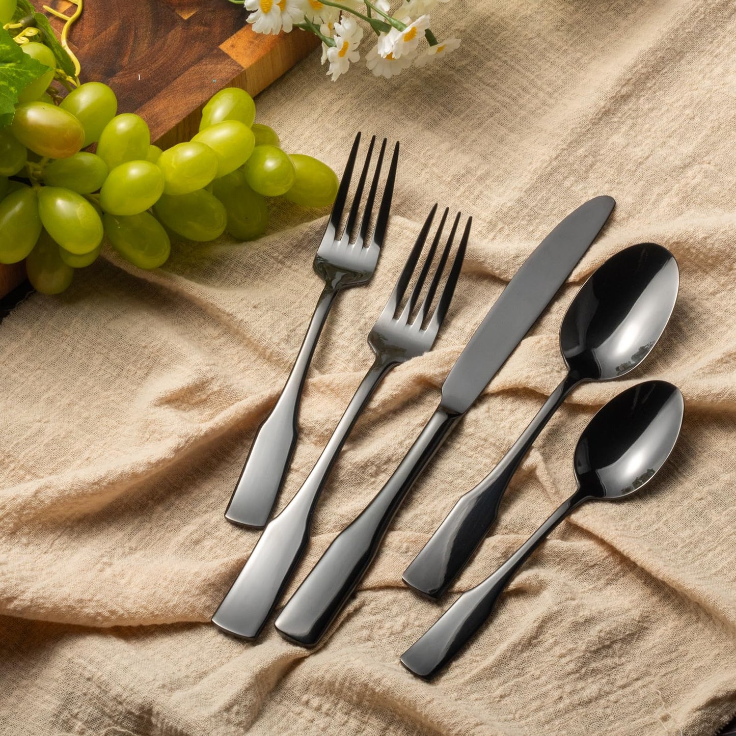 Alata Kate Black Mirror 40-Piece Silverware Set,Service for 8,Stainless Steel Flatware Set,Mirror Cutlery Set,Dishwasher Safe