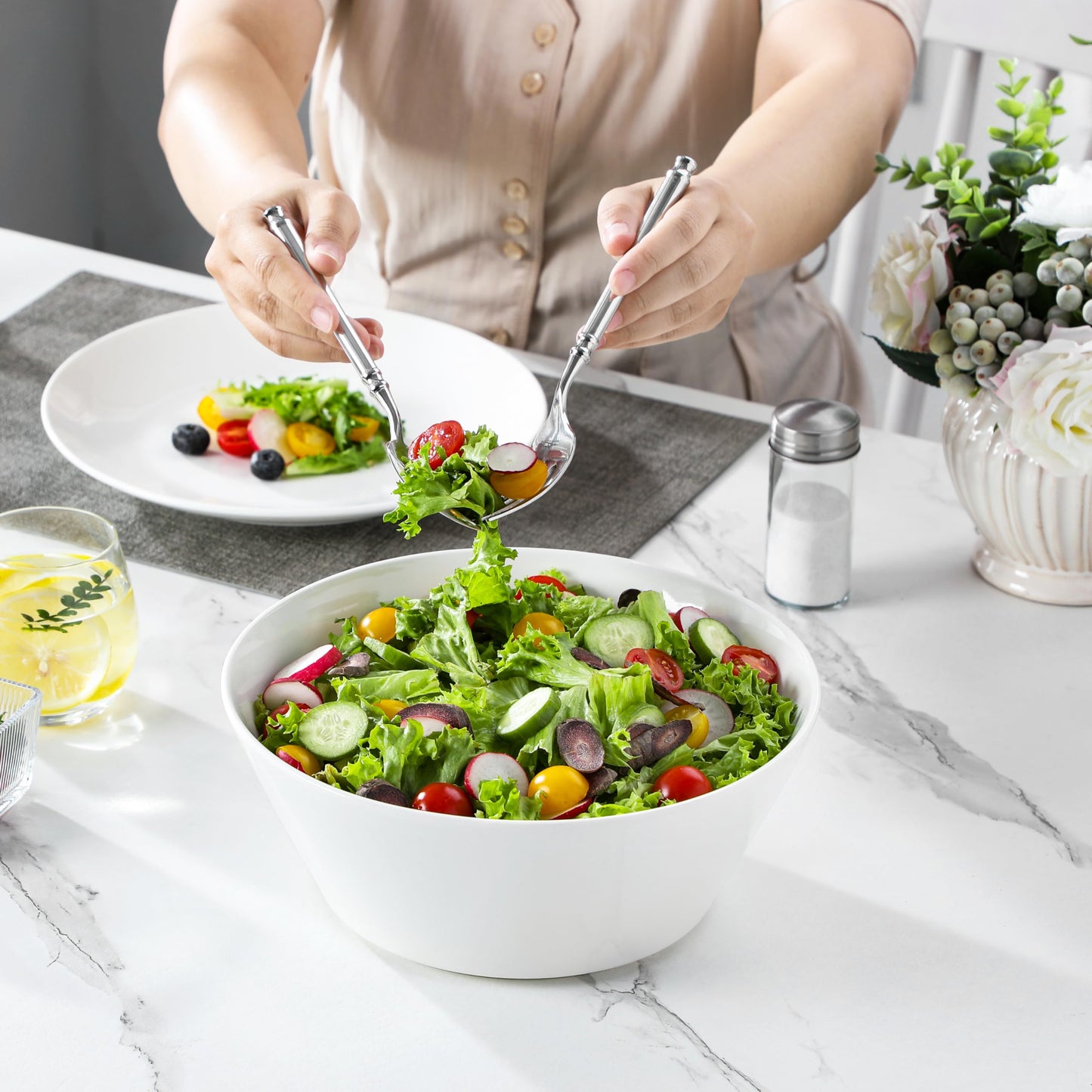 MALACASA Serving Bowls, 105 OZ Large Salad Bowls Set of 2, Porcelain White Bowls for Kitchen, Large Bowl for Salad, Soup, Pho and Fruit, Ceramic Serving Bowls for Party, Microwave Safe, Series Regular