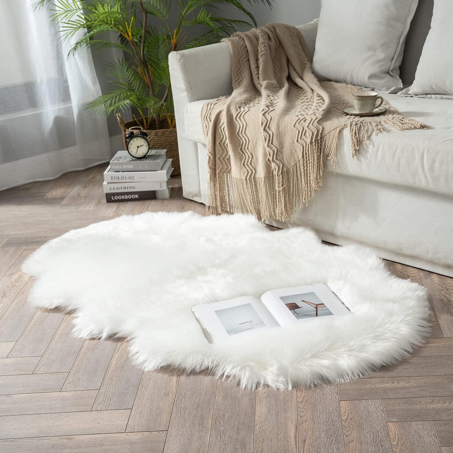 MIULEE Luxury Soft Fluffy Area Rug 3x5 Feet, Faux Fur Sheepskin Rug Decorative Plush Shaggy Carpet for Christmas Decor Bedside Sofa Floor, White