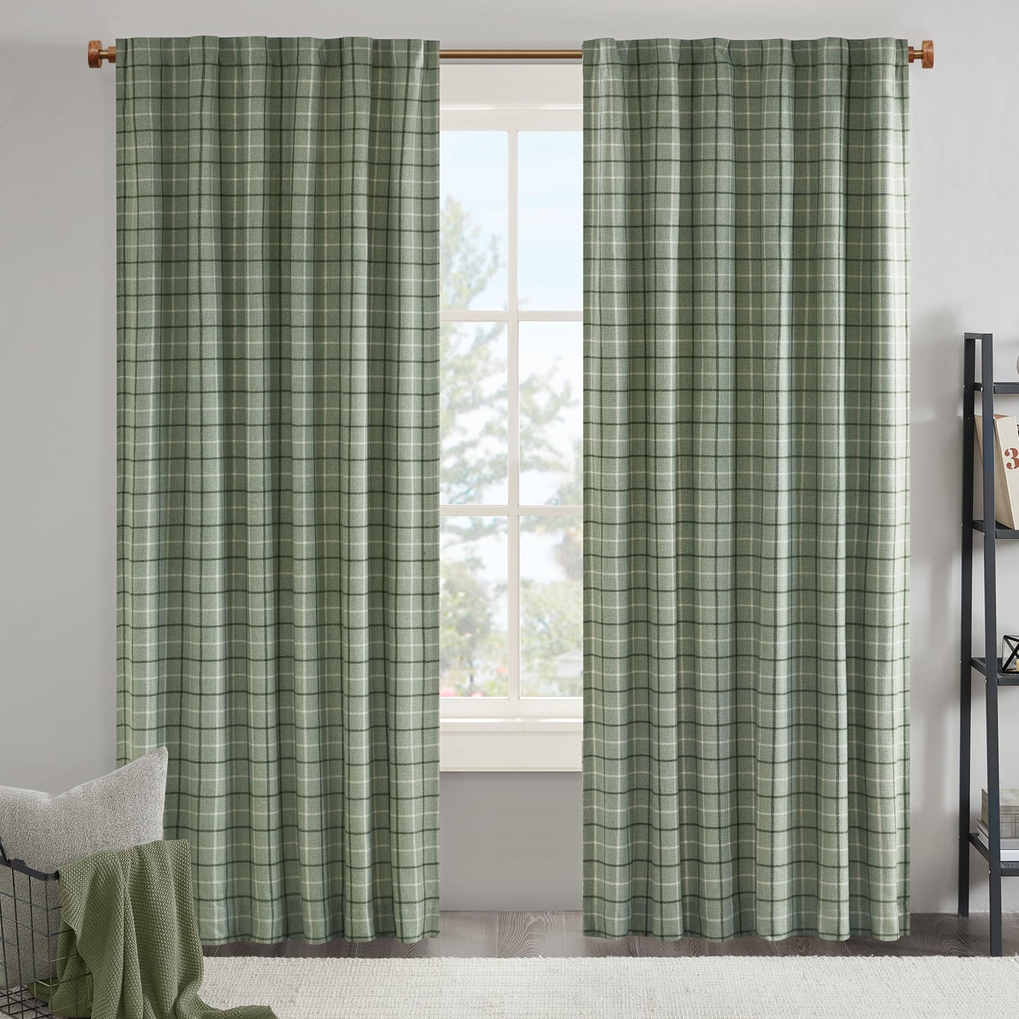 Madison Park Anaheim Cabin Plaid Curtain Window, Thermal Insulated Fleece Lining, Living Room Decor Room Darkening Drape for Bedroom, 1-Single Panel Pack, 50x84, Rod Pocket & Back Tab, Green