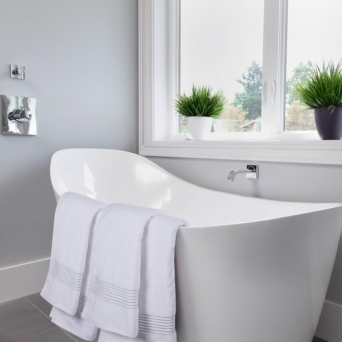 Utopia Towels Luxurious Bath Towels Set, 27 x 54 Inches 100% Ring Spun Cotton, 4 Pack White