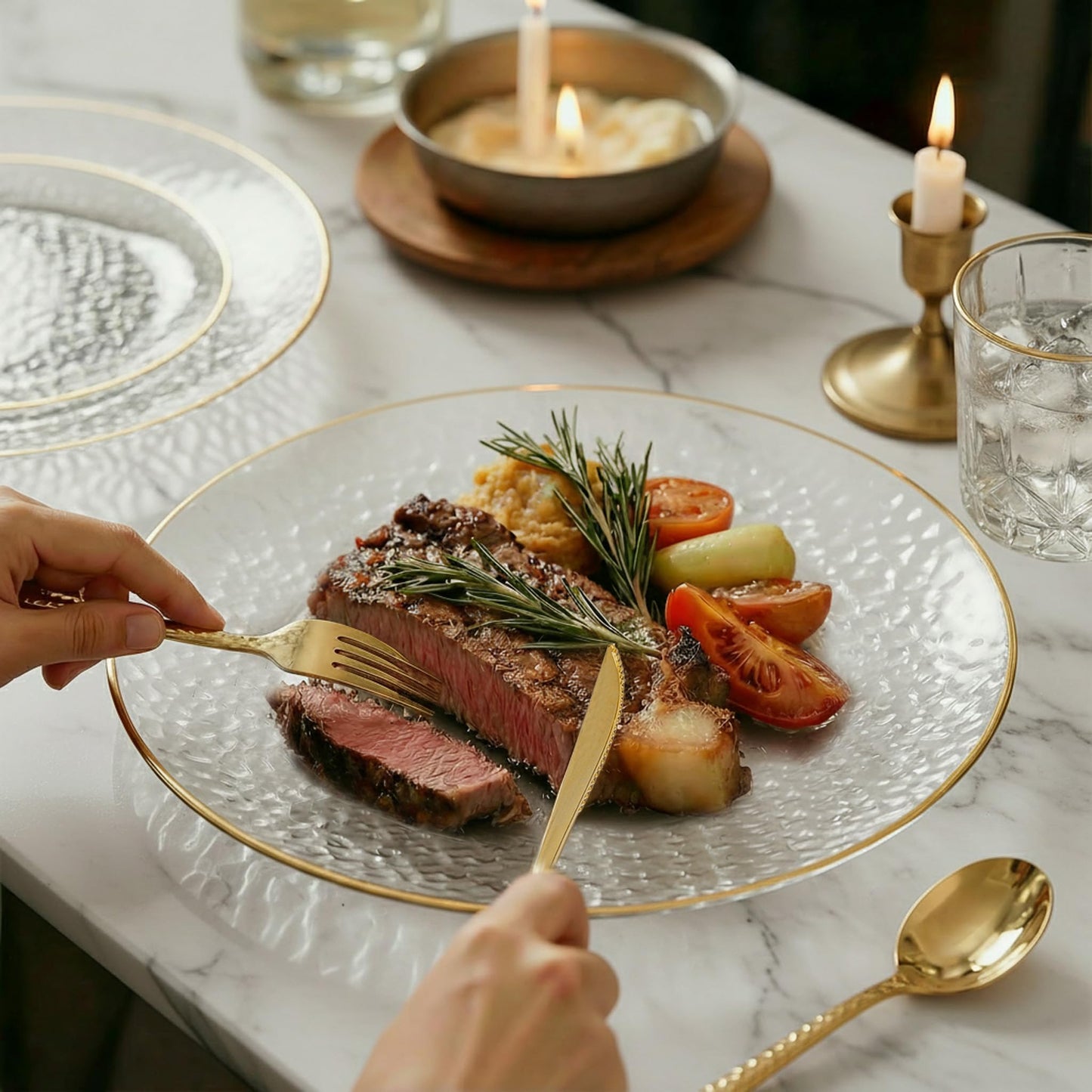 I00000 150Pcs Clear Plastic Plates with Gold Rim,Clear Disposable Plates with silverware,Gold hammer patterned plates Set include 30 Dinner Plate,30 Dessert Plate,90 Silverware Set for Party