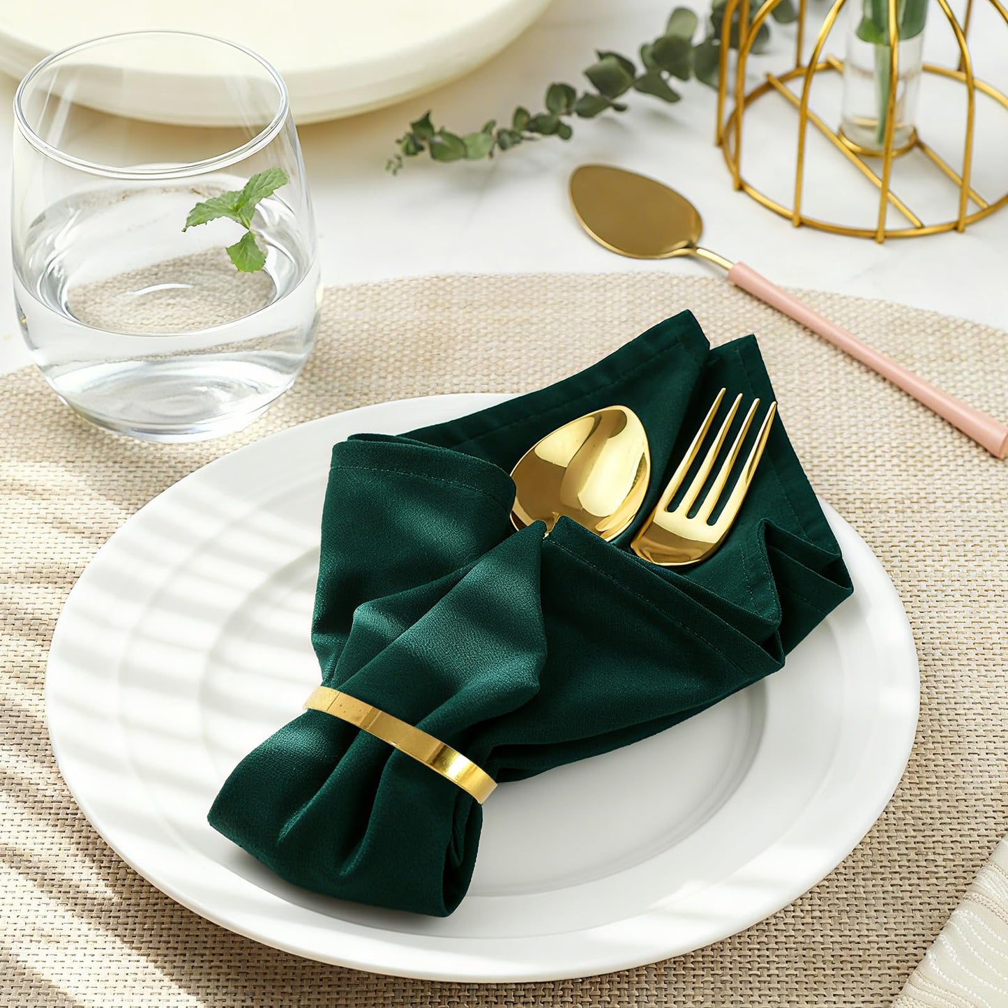 200 Pcs Gold Napkin Rings Bulk, Exquisite Round Napkin Ring Buckles, Suitable for Family Dinners, Weddings, Holiday Parties