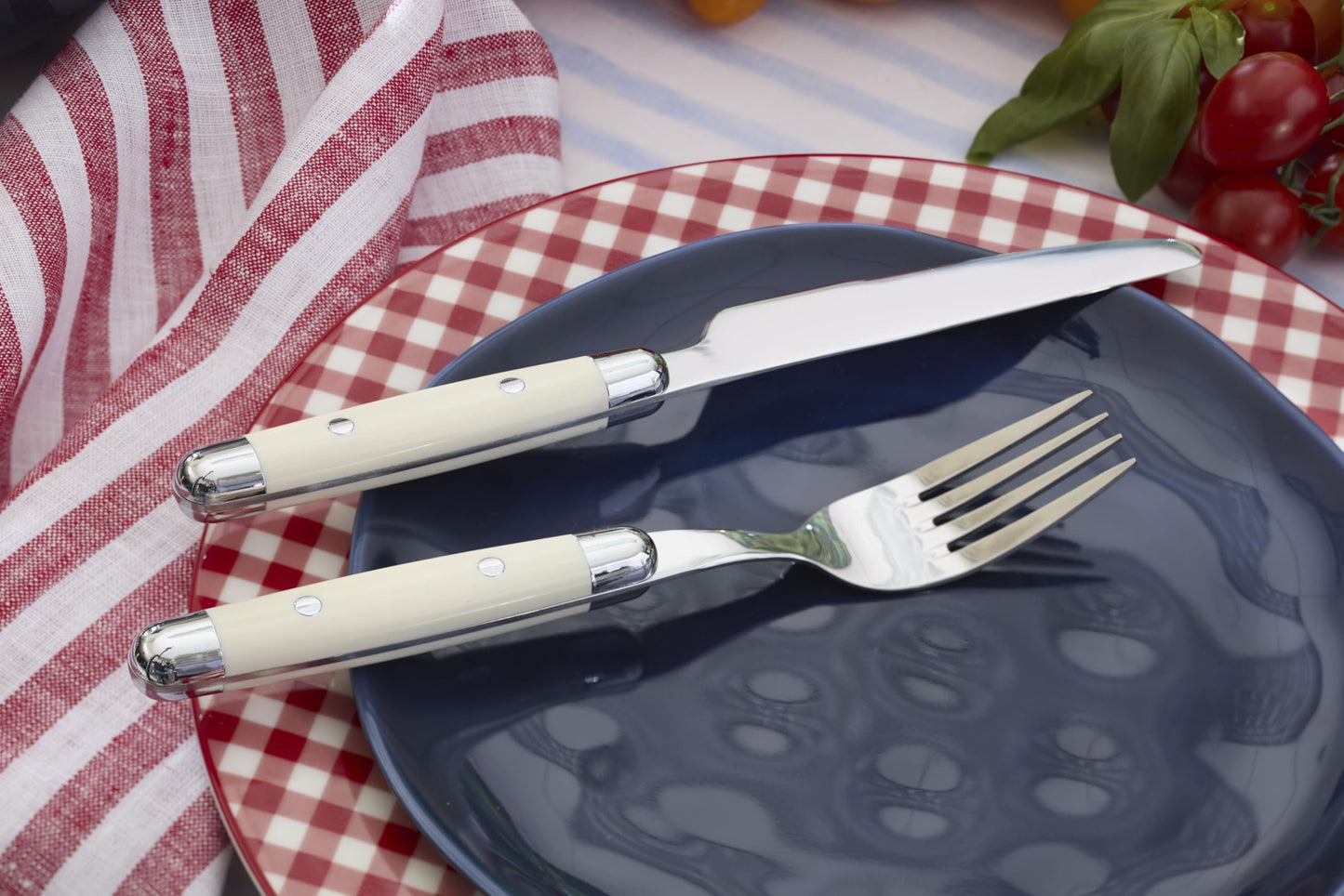Cambridge Silverware Set, Jubilee White 16-Piece Flatware Set, Service for 4, 18/0 Stainless Steel, Silver Mirror Finish Beige Handles, Knives Spoons and Forks set, Dishwasher Safe, (Beige, 16 Pieces)