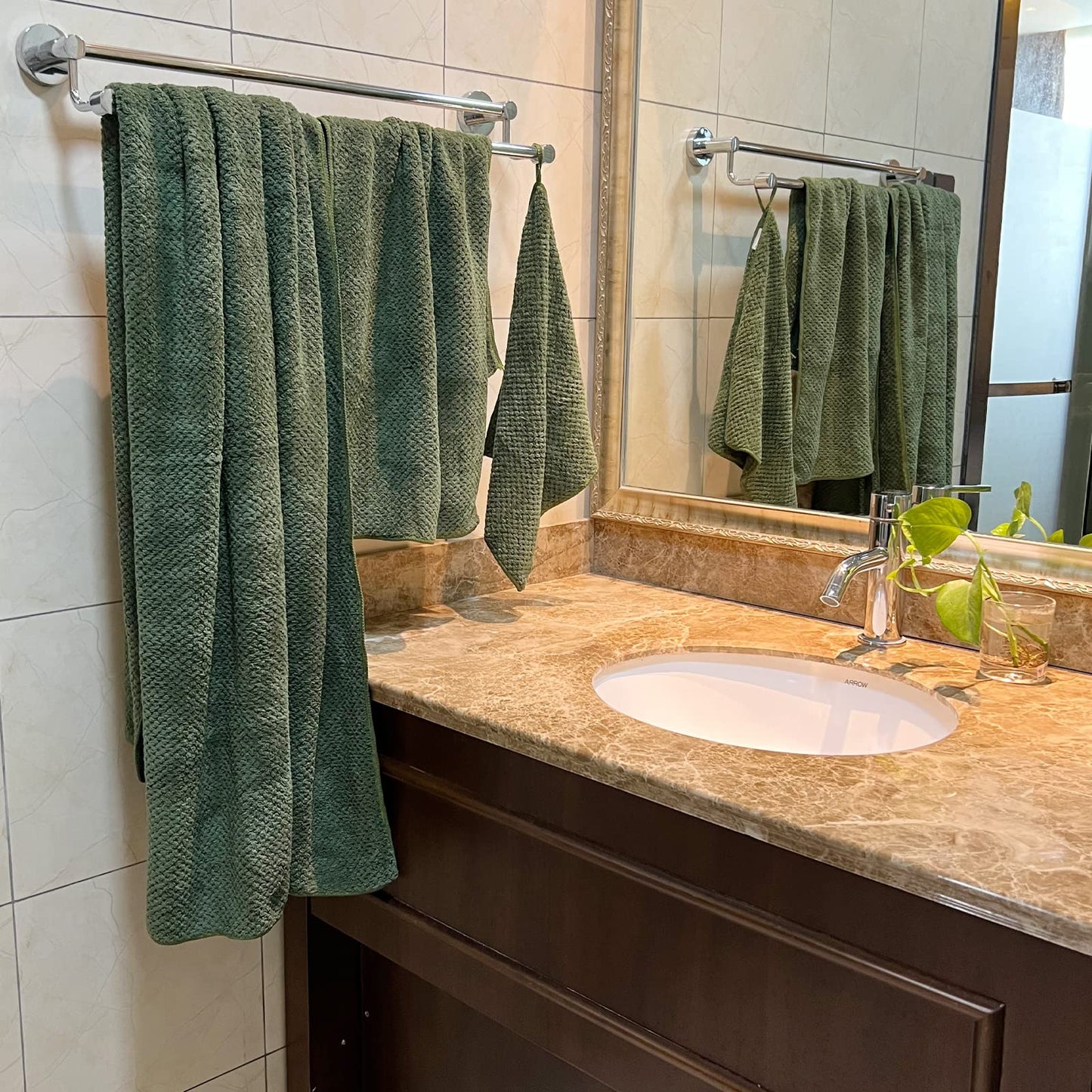 YTYC Towels,29x59 Inches Extra Large Bath Towels for Bathroom Super Soft Quick Dry Light Weight Waffle Microfiber Shower Towels 80% Polyester 20% Nylon (Olive Green,4 Piece)