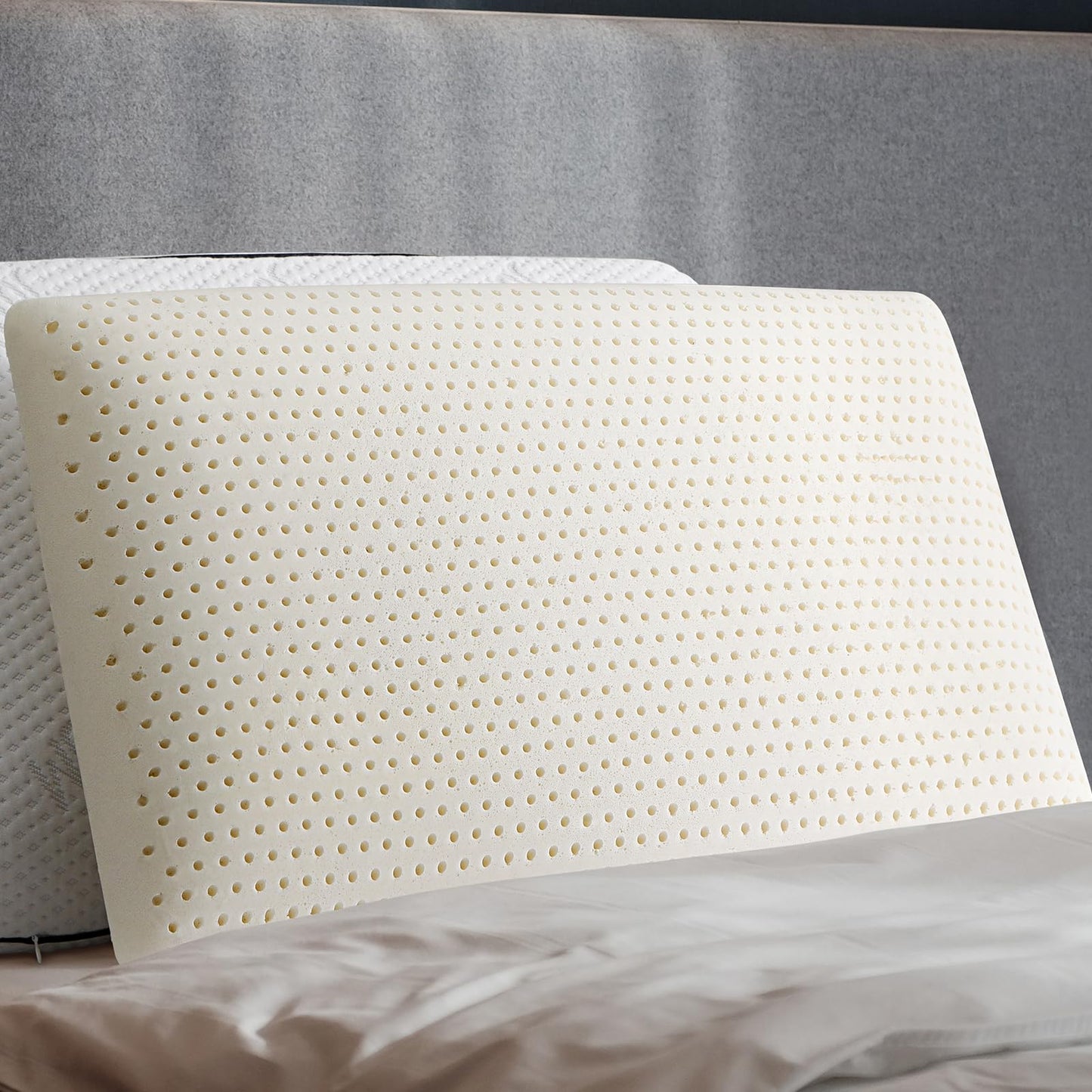 Gatnlair Latex Pillow, 100% Talalay Natural Latex Pillow, Soft Sleeping Bed Pillows with Cotton Cover, Queen Size, Perfect for Side/Back Pain, Stomach, Neck, Stress Relief (1, Queen (Mid Loft))