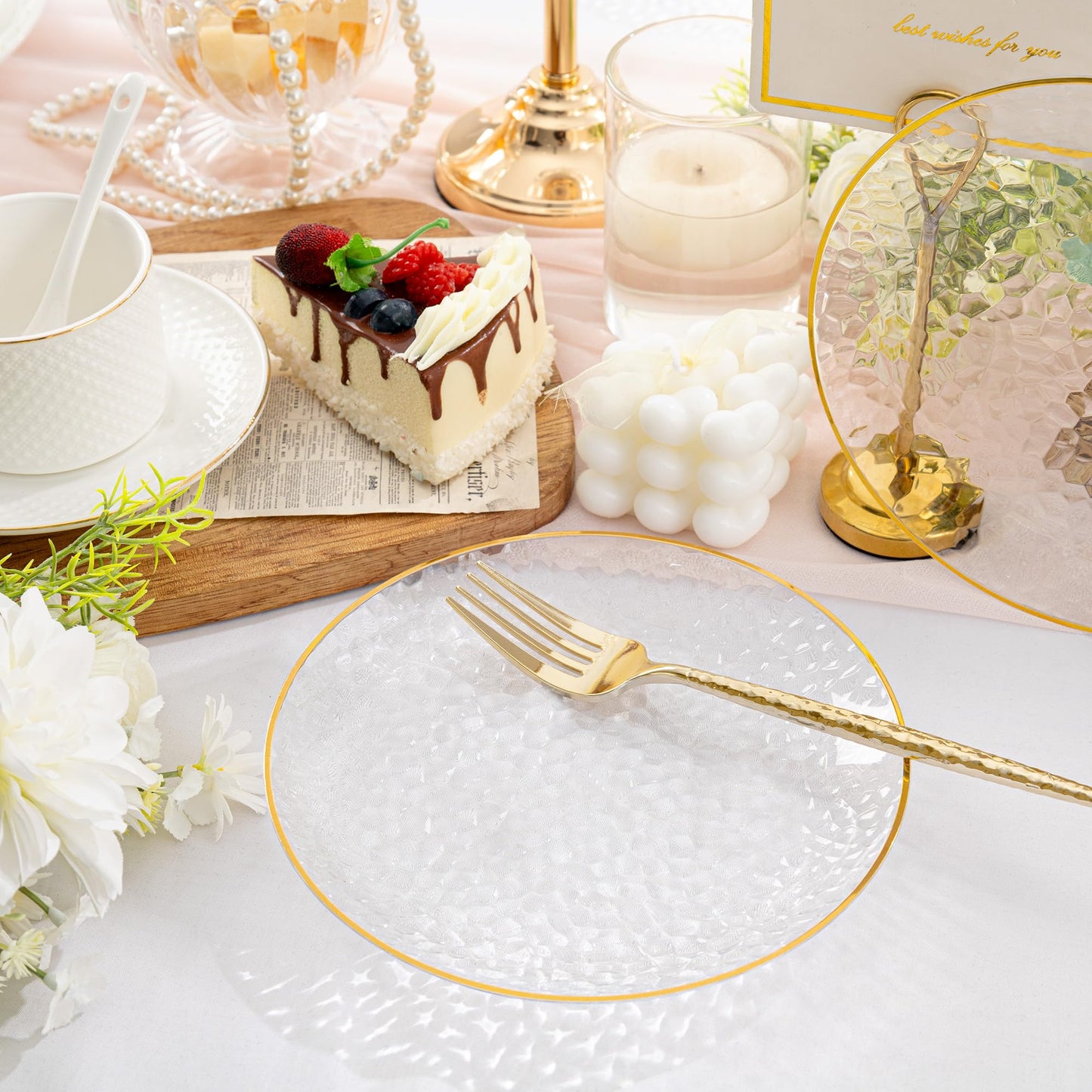 Rubtlamp 200 Pcs Clear Gold Dessert Plates 7" with Forks 7.6",Clear Plastic Hammered Platos, Dessert Plates Disposable, Heavy Duty Party Platos Include 100platos and 100forks for Party&Birthday