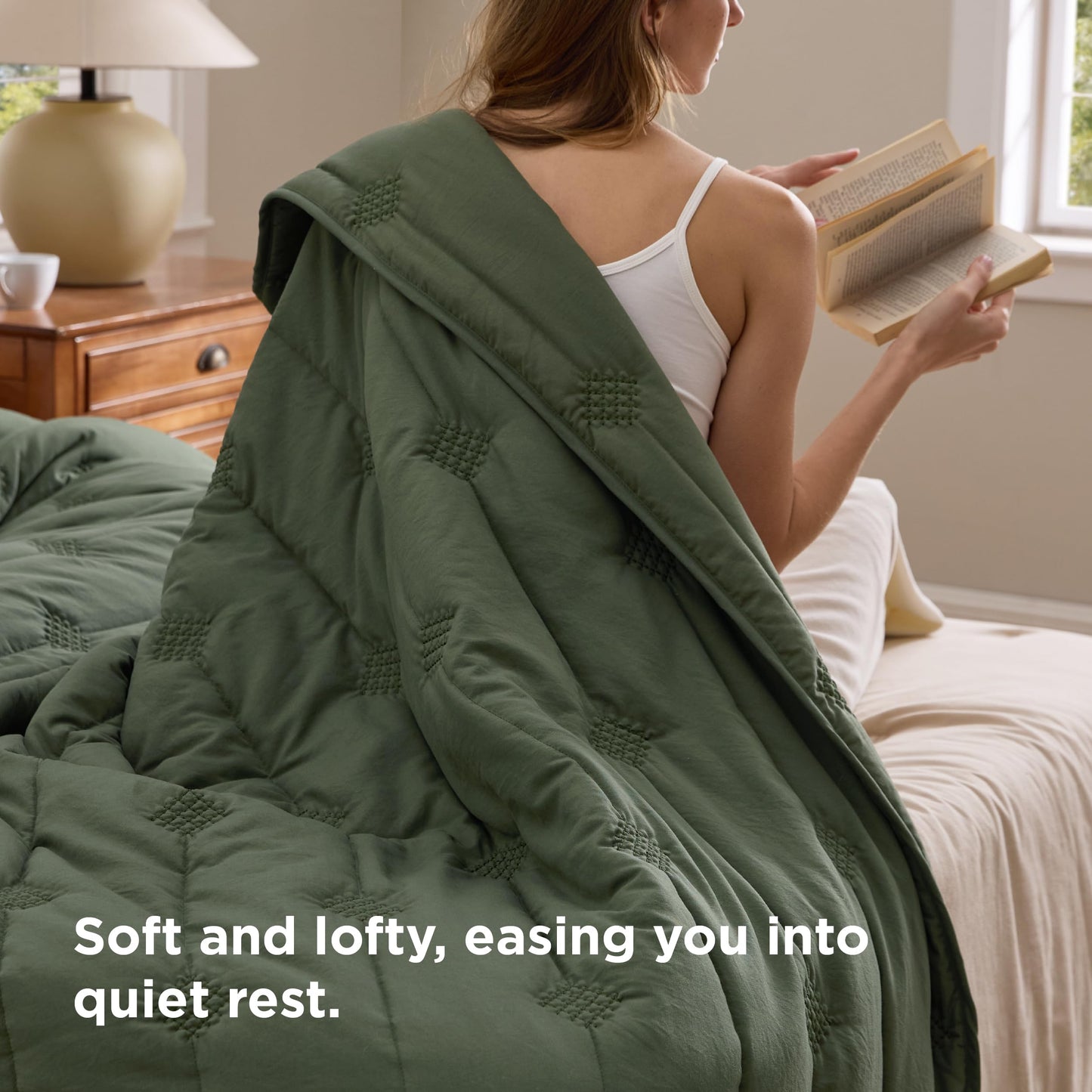 Bedsure Queen Quilt - Prewashed Extra Soft Cotton-Like Polyester Quilts Queen Size, Lightweight Comforter, Includes 1 Quilt 90x96 Inches with 2 Shams, Machine Washable, Dark Green