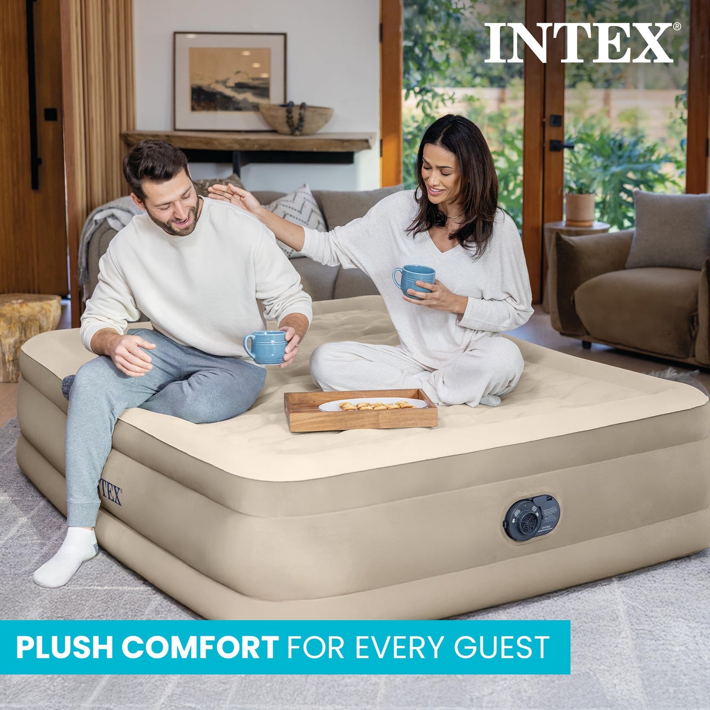 Intex Dura-Beam Deluxe Ultra Plush Air Mattress : Fiber-Tech – Built-in Electric Pump – 18in Bed Height – 300lb Weight Capacity – Twin Size