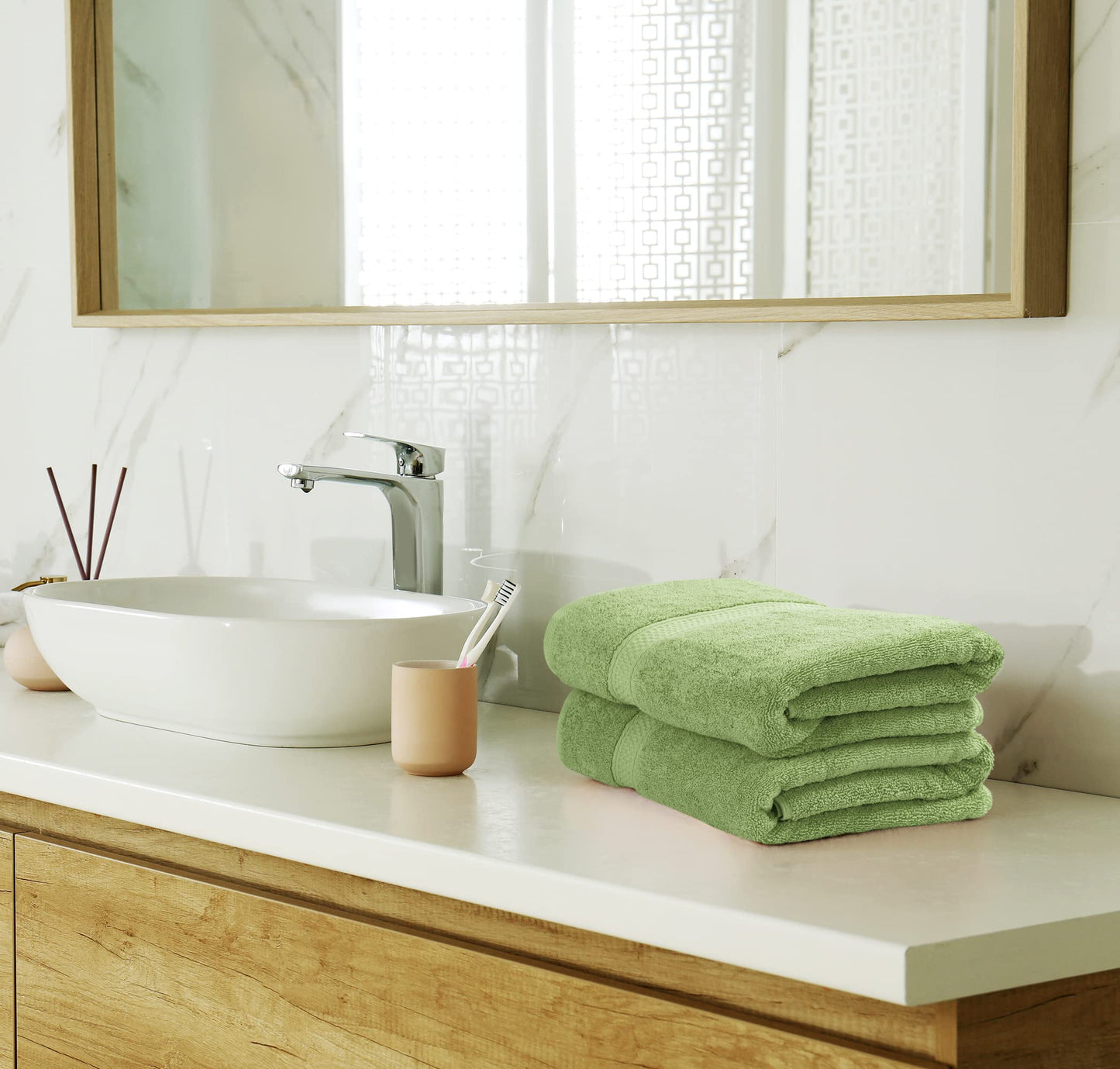 Utopia Towels 8 Piece Luxury Towel Set – Majestic Plush, Super Absorbent & Quicker-to-Dry, Thick 100% Ring Spun Cotton Towels for Bathroom, Spa & Hotel – 2 Bath, 2 Hand, 4 Washcloths, Sage Green