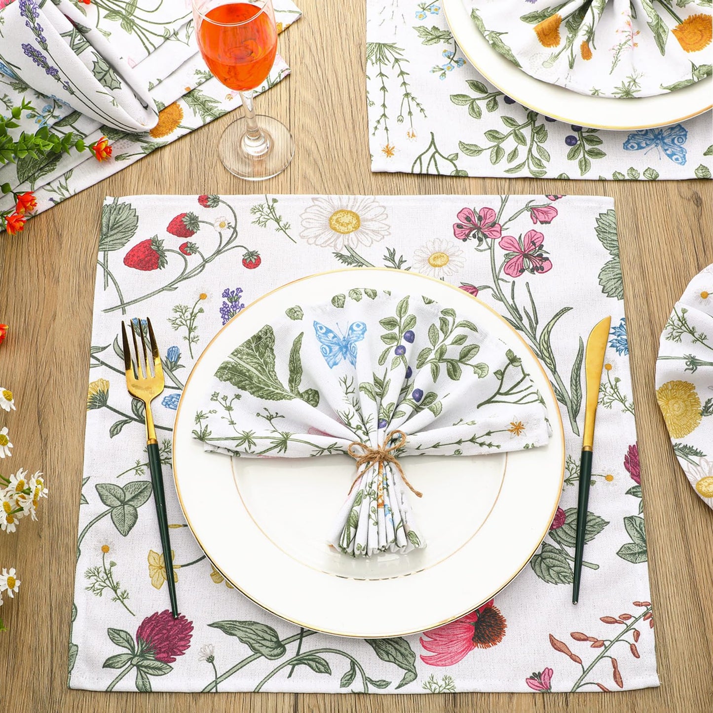 Funnymoom 24 Pcs Herbs and Wild Flowers Cloth Napkins Floral Plants Reusable Napkins Country French Toile Dinner Soft Absorbent for Summer Holiday Party