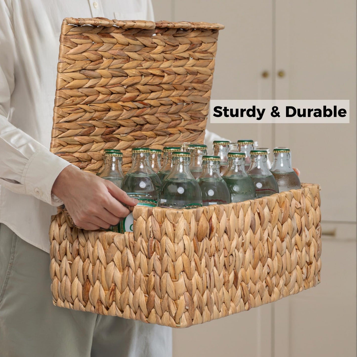 StorageWorks Wicker Basket with Scalloped Edge Lid, Water Hyacinth Basket with Built-in Handles, Handwoven Wicker Box for Living Room, 15" L x 11 ¼" W x 7" H