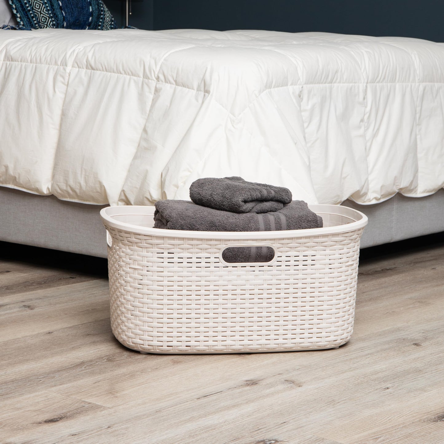 Mind Reader 40L Laundry Basket, Clothes Hamper, Premium Wicker Design, Plastic, Set of 2, Ivory