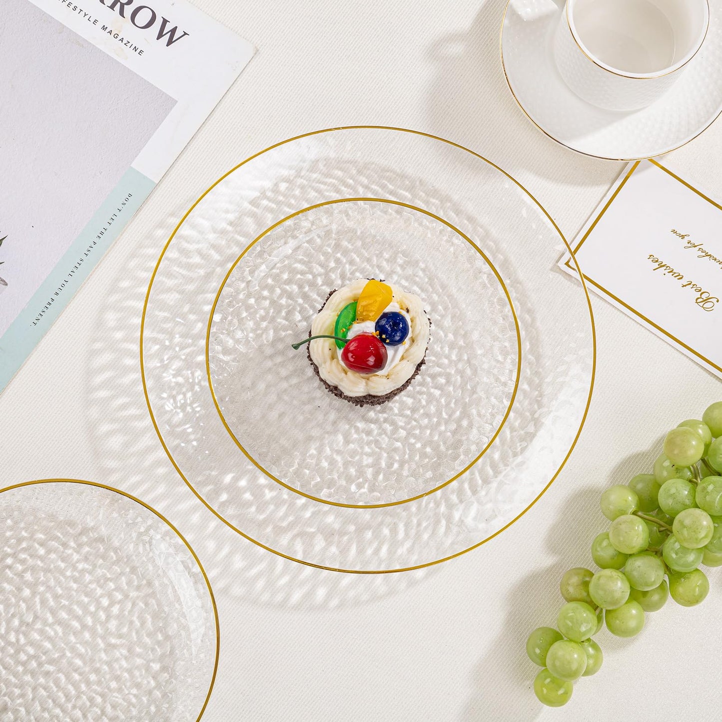 SUT 100Pcs Clear Plastic Plates, Hammered Plates Disposable Heavy Duty, Clear Disposable Plates With Gold Rim, Fancy Plastic plates Include 50 Dinner plate and 50 Dessert plate for Wedding