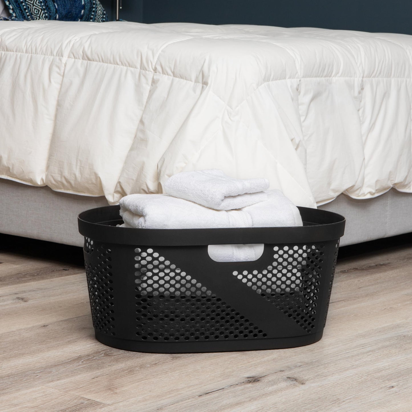 Mind Reader 40L Ventilated Laundry Baskets, Lightweight Clothes Hamper with Cutout Handles for Bathrooms and Closets, Plastic, Set of 2, Black