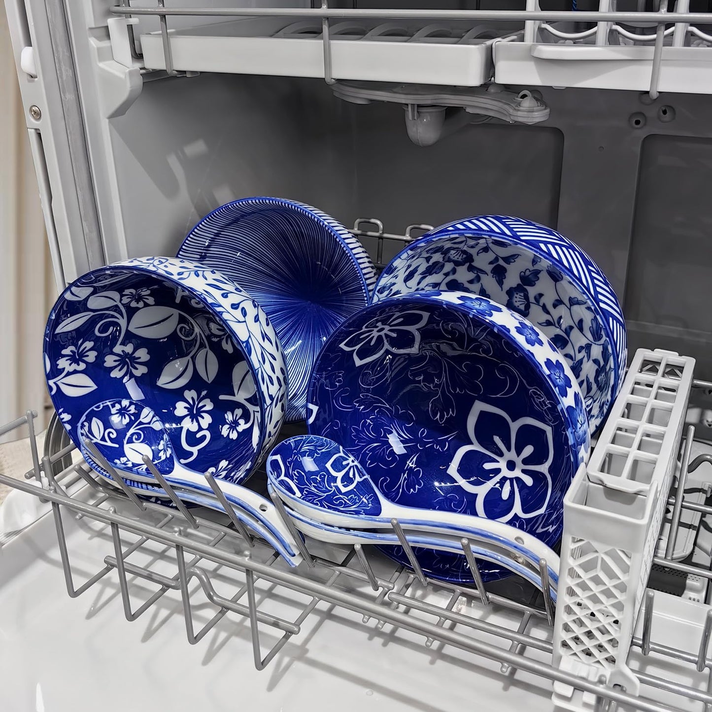 KeQiu Japanese Ceramic Bowls Set of 6, 28 Oz Large Asian Porcelain Ramen Soup Salad Cereal Noodle Bowl with 6 Spoons, Deep Bowl for Kitchen Decor and Housewarming Gift, Dishwasher & Microwave Safe