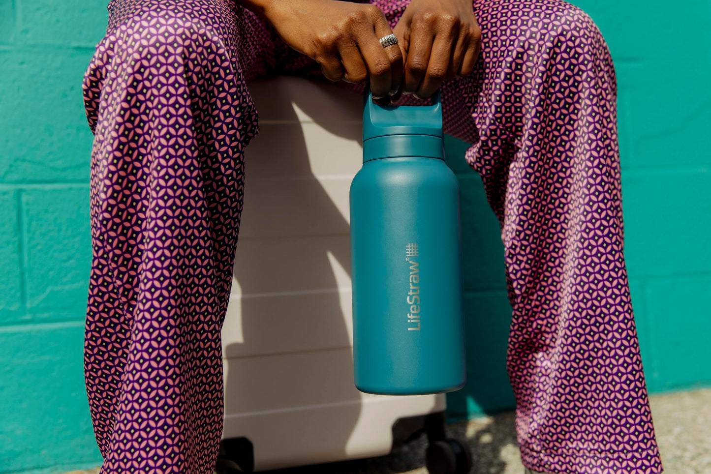 LifeStraw Go Series — Insulated Stainless Steel Water Filter Bottle for Travel and Everyday Use Removes Bacteria, Parasites and Microplastics, Improves Taste, 1L Nordic Noir