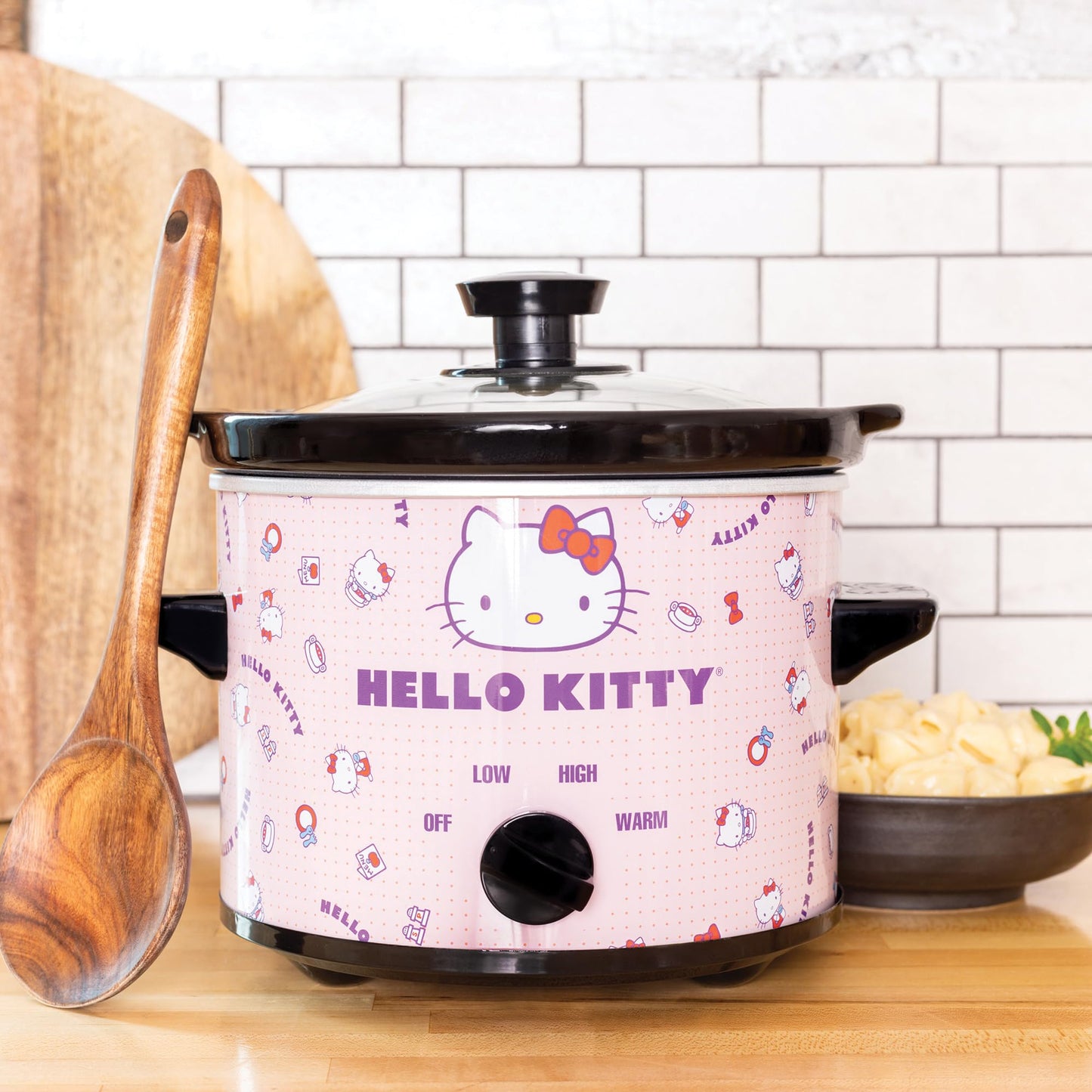 Uncanny Brands Hello Kitty 2qt Slow Cooker - Cook With Your Favorite Sanrio Characters