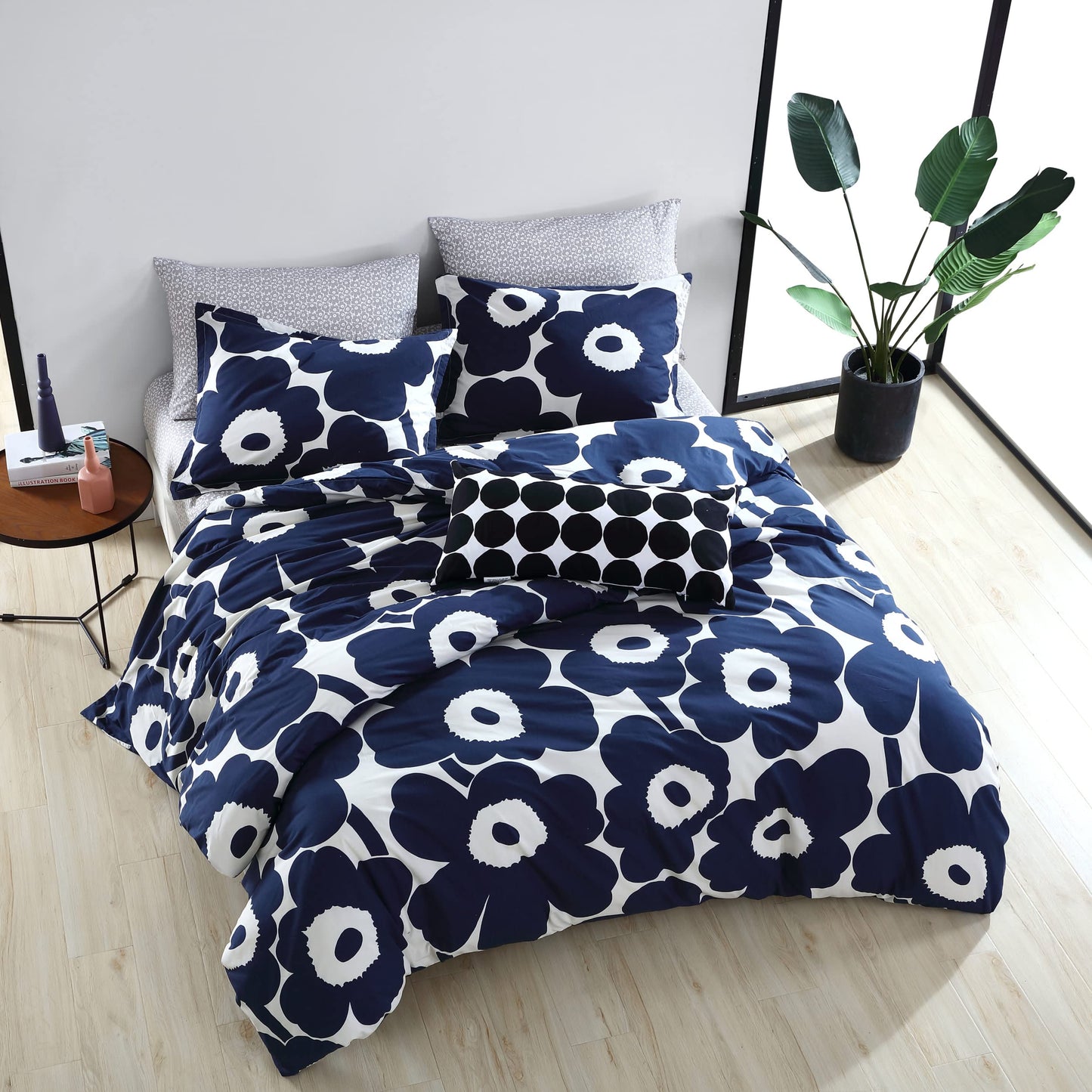 MARIMEKKO - King Duvet Cover Set, Cotton Bedding with Matching Shams & Botton Closure, All Season Home Decor (Unikko Indigo, King)
