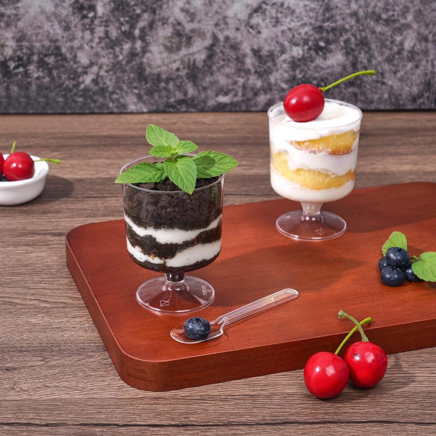 Fracurs 120 Pack Plastic Dessert Cups Set 60 Pcs 5Oz Clear Mini Parfait Cup with 60 Spoons for Party, Disposable Round Serving Golblet Wine Shot for Pudding, Fruit, Yogurt, Ice Cream, Appetizer Bowl