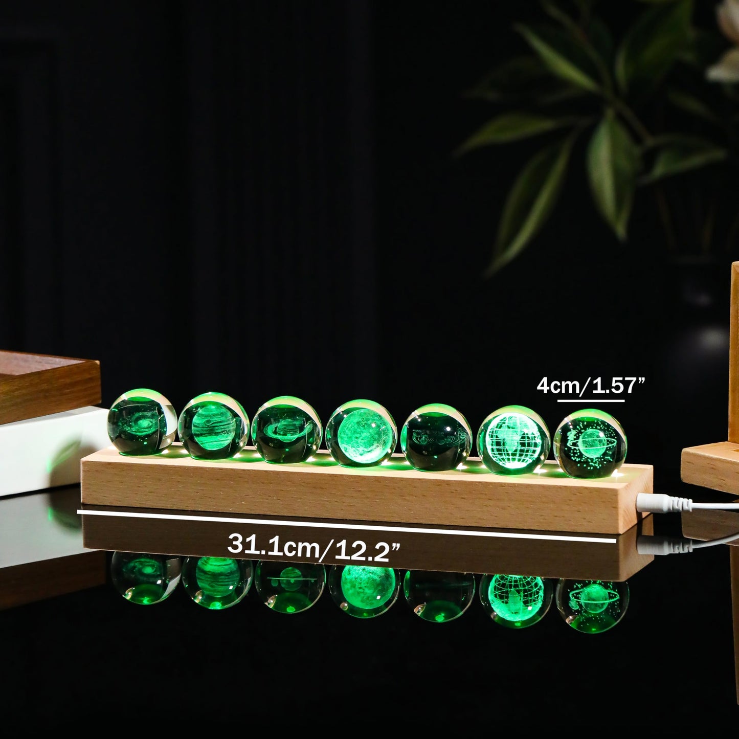Qianwei 3D Solar System Crystal Ball - 7pcs Space Science Astronomy Gifts Decor Glass Figurines Statue Stuff Planet Lamp for Room Decorations Keepsake Paperweight