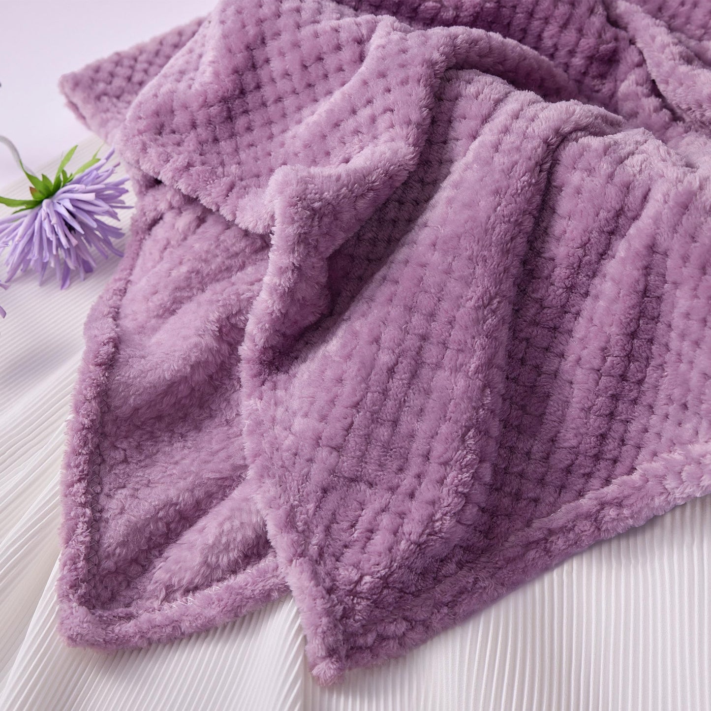 LE CADEAU Mothers Day Birthday Gifts for Mom Grandma Wife Girlfriend Friends Sister, for Women, Self Care Get Well Soon Gifts, Lavender Relaxing Spa Gift Basket Care Package w Blanket