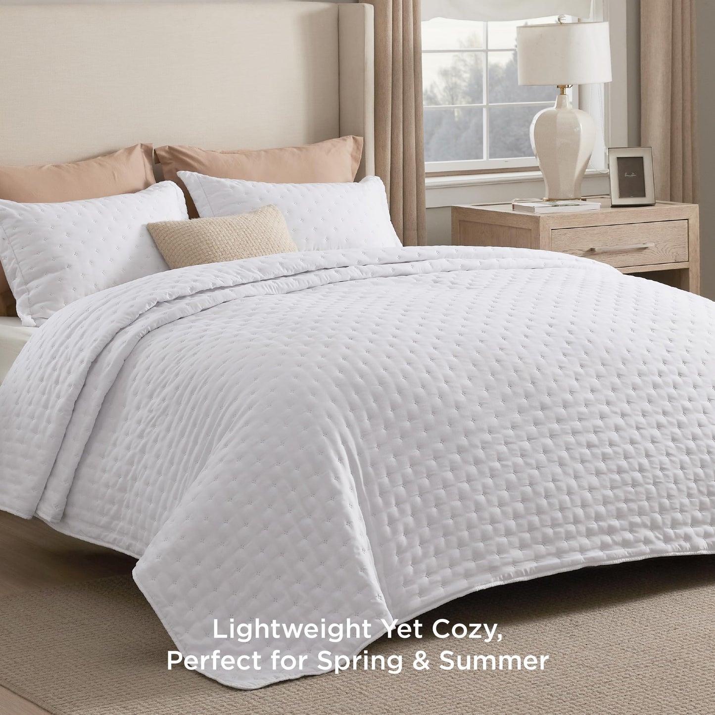 Bedsure King Quilt - Bright White Bedspread King Size & Lightweight Comforter, Modern Coverlet with Clover Pattern, Ultra Soft All-Season Bedding, Brushed Polyester Microfiber, 106 x 96 Inches