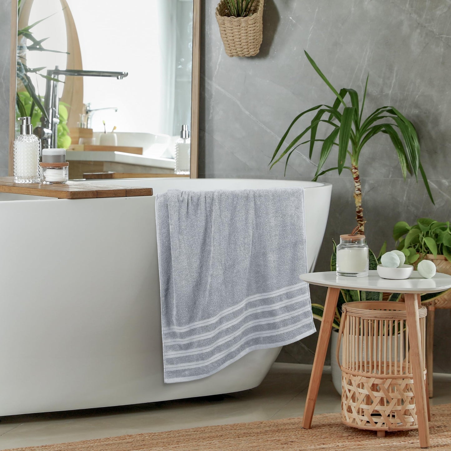 Utopia Towels 4 Pack Premium Extra Large Bath Towels Set, (30 x 60 Inches) 100% Ring Spun Cotton, Lightweight and Highly Absorbent Quick Drying Towels, Perfect for Daily Use (Cool Grey)