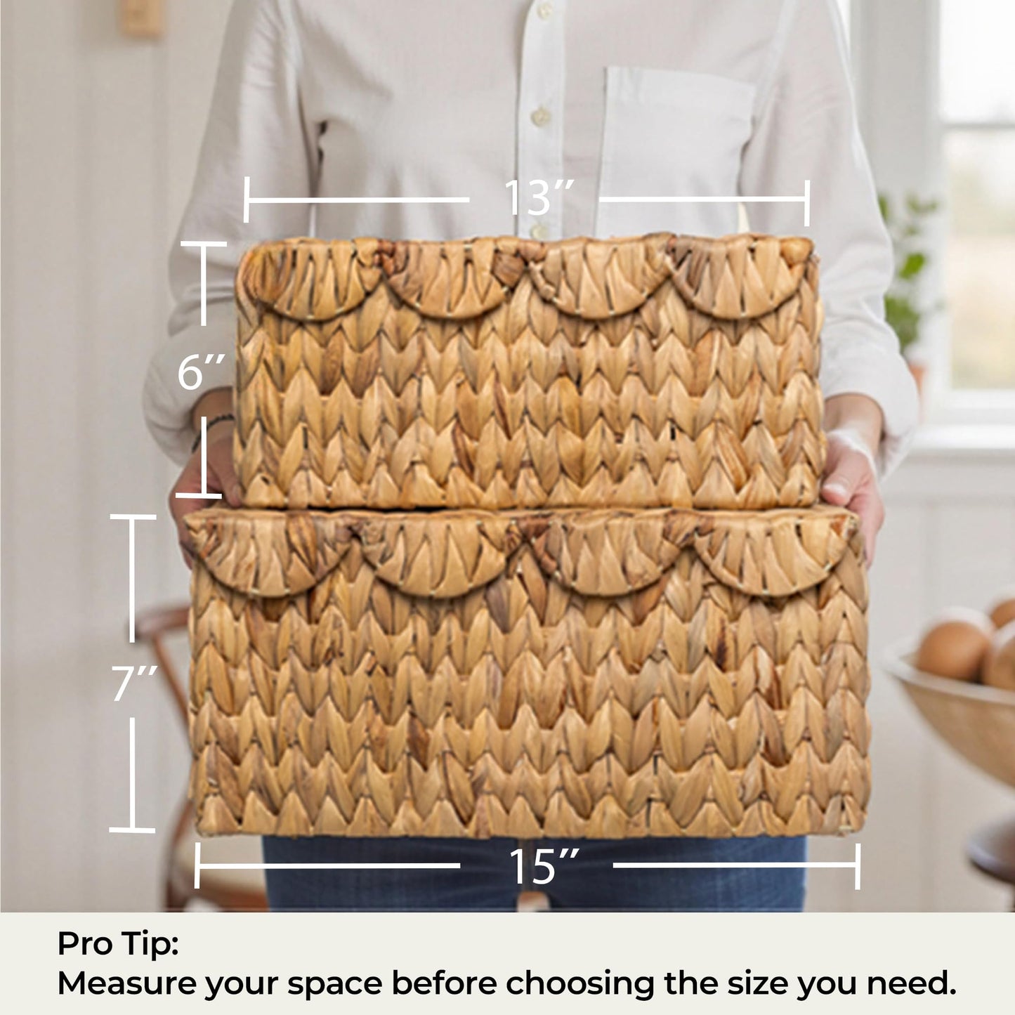 StorageWorks Wicker Basket with Scalloped Edge Lid, Water Hyacinth Basket with Built-in Handles, Handwoven Wicker Box for Living Room, 15" L x 11 ¼" W x 7" H