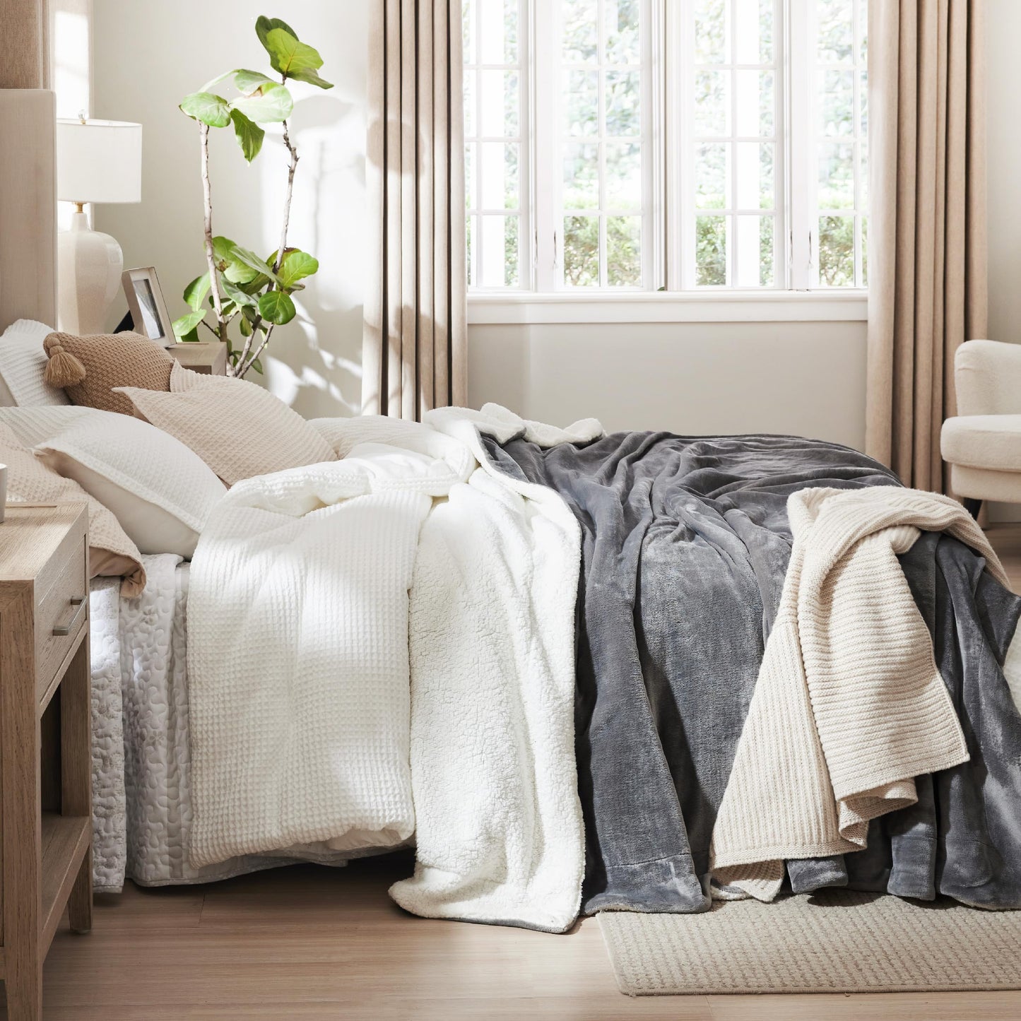 Bedsure GentleSoft Sherpa Fleece Queen Blankets for Bed, Non-Heated, Thick and Warm Throw for Women and Men, Soft Fuzzy Plush Queen Blanket for Winter, Grey, 90x90 Inches