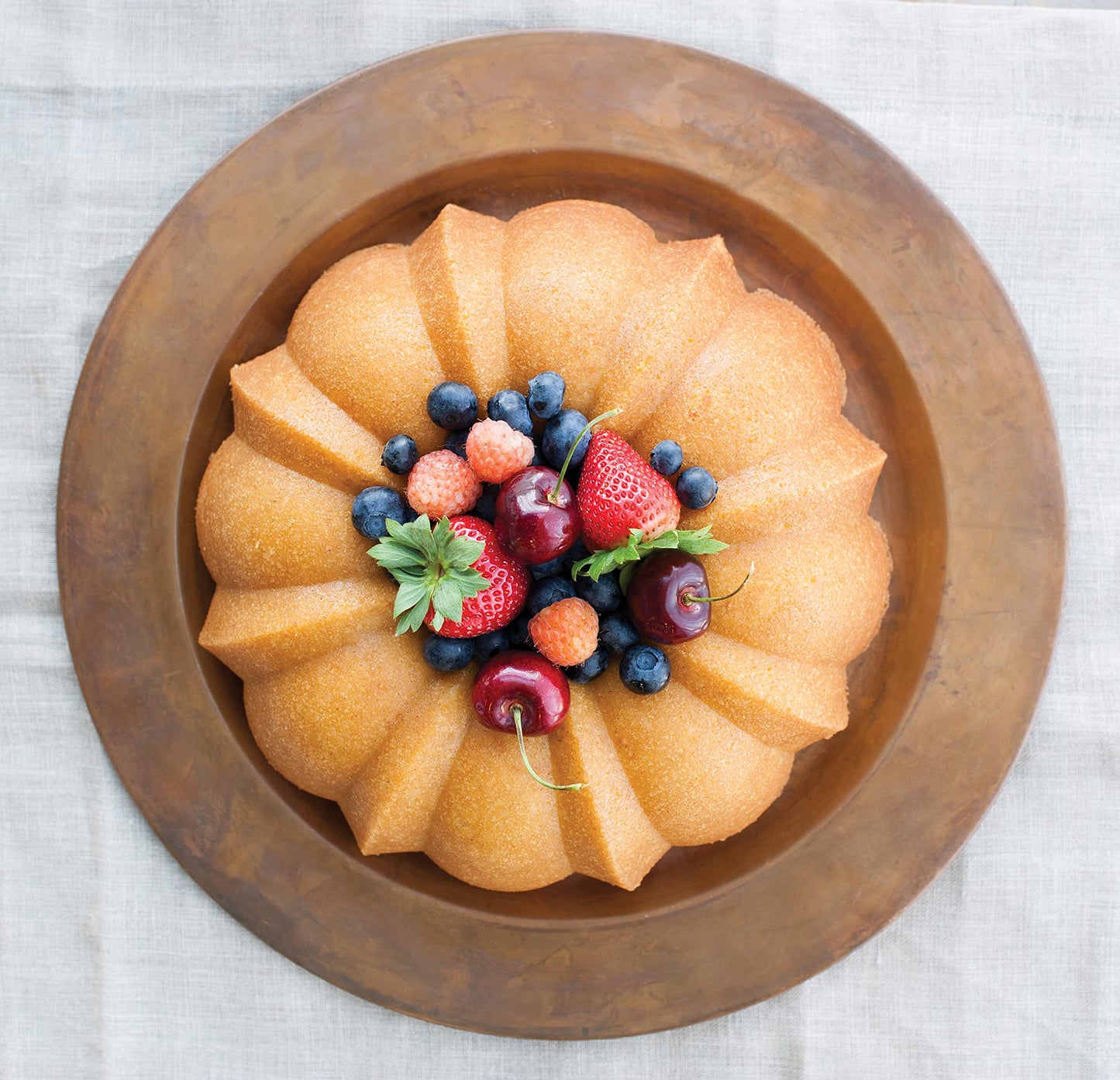 Nordic Ware Original Bundt, 12-Cup, Silver