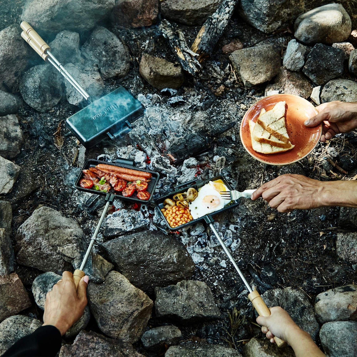 Uno Casa - XL Pie Irons Cast Iron Sandwich Maker - Mountain Japanese Sandwich Maker with Recipe Book - Durable Campfire Cooking Equipment for Toasted Pies, and More