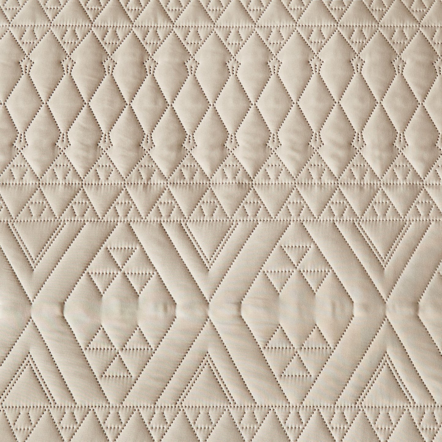 akkialla King/Cal King Size Quilt Bedding Set,Beige Lightweight Microfiber Soft Bedspread,Modern Style Geometric Pattern Coverlet Set for All Seasons,3 Piece(1 Quilt,2 Pillow Shams)