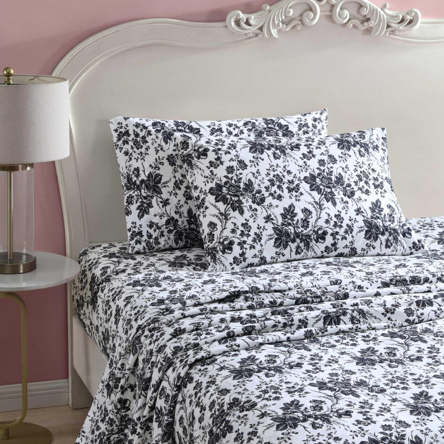 Betsey Johnson - Queen Size Sheet Set, Ultra-Soft & Lightweight Bedding with Pillowcases, Fully Elastic Fitted Sheet, Deep Pocket, Floral Room Decor (Betsey's Toile Black)
